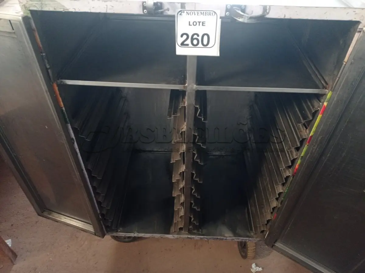 LOTE 260 - 01 CARRINHO P/FRIOS 02 PORTAS EM INOX. (NO ESTADO) ATENÇÃO! FAZER A VISITAÇÃO ANTES DE ARREMATAR, NÃO SABEMOS SE FUNCIONA. LEILÃO NÃO TEM GARANTIA E NEM DEVOLUÇÃO, SUJEITO A POSSÍVEIS AVARIAS VISÍVEIS/OCULTAS E/OU AUSÊNCIA DE COMPONENTES.