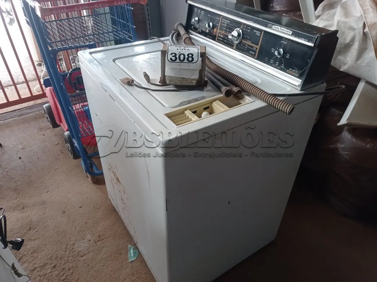 LOTE 308 - 01 MÁQUINA DE LAVAR 12KG MARCA LADY KENMORE 110V. (NO ESTADO) ATENÇÃO! FAZER A VISITAÇÃO ANTES DE ARREMATAR, NÃO SABEMOS SE FUNCIONA. LEILÃO NÃO TEM GARANTIA E NEM DEVOLUÇÃO, SUJEITO A POSSÍVEIS AVARIAS VISÍVEIS/OCULTAS E/OU AUSÊNCIA DE COMPONENTES.