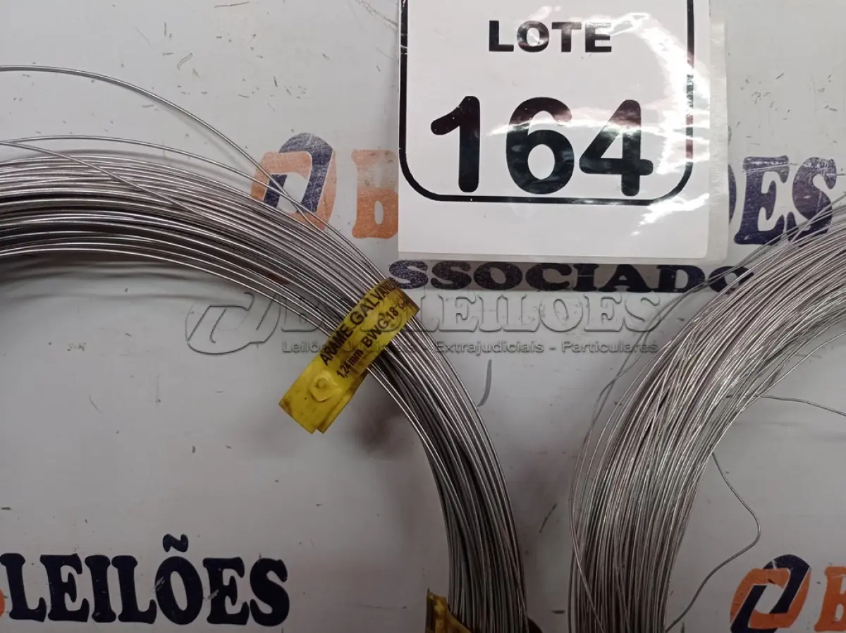 LOTE 164 - 05 ROLOS DE ARAME ZINCADO MACIO(NOVO). (NO ESTADO) ATENÇÃO! FAZER A VISITAÇÃO ANTES DE ARREMATAR, NÃO SABEMOS SE FUNCIONA. LEILÃO NÃO TEM GARANTIA E NEM DEVOLUÇÃO, SUJEITO A POSSÍVEIS AVARIAS VISÍVEIS/OCULTAS E/OU AUSÊNCIA DE COMPONENTES.