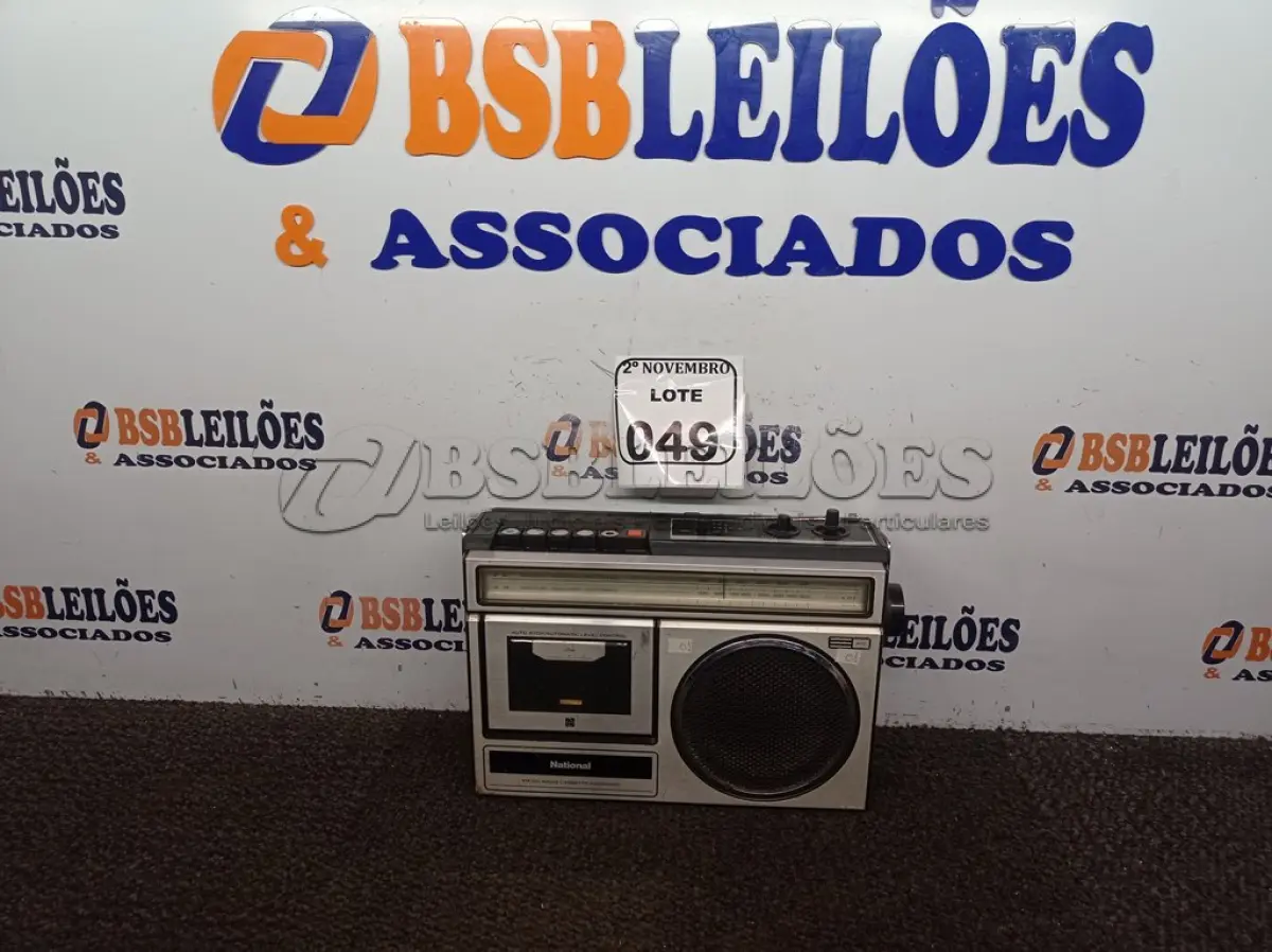 LOTE 049 - 01 RÁDIO DOIS EM UM ANTIGO MARCA NATIONAL MODELO RX1454. (NO ESTADO) ATENÇÃO! FAZER A VISITAÇÃO ANTES DE ARREMATAR, NÃO SABEMOS SE FUNCIONA. LEILÃO NÃO TEM GARANTIA E NEM DEVOLUÇÃO, SUJEITO A POSSÍVEIS AVARIAS VISÍVEIS/OCULTAS E/OU AUSÊNCIA DE COMPONENTES.