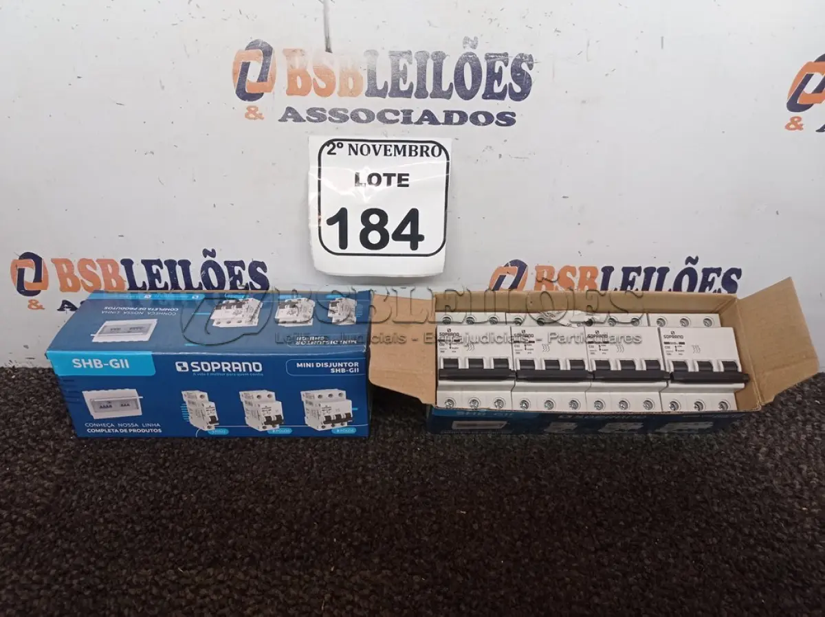 LOTE 184 - 02 CAIXAS DE DISJUNTORES C/08 UNIDADES MARCA SOPRANO(NOVO). (NO ESTADO) ATENÇÃO! FAZER A VISITAÇÃO ANTES DE ARREMATAR, NÃO SABEMOS SE FUNCIONA. LEILÃO NÃO TEM GARANTIA E NEM DEVOLUÇÃO, SUJEITO A POSSÍVEIS AVARIAS VISÍVEIS/OCULTAS E/OU AUSÊNCIA DE COMPONENTES.