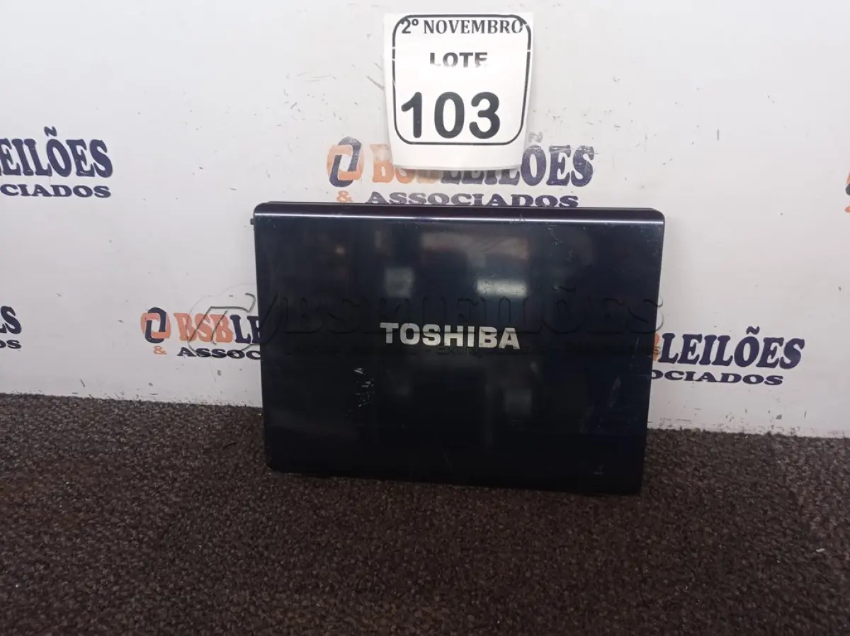 LOTE 103 - 01 NOTEBOOK MARCA TOSHIBA. (NO ESTADO) ATENÇÃO! FAZER A VISITAÇÃO ANTES DE ARREMATAR, NÃO SABEMOS SE FUNCIONA. LEILÃO NÃO TEM GARANTIA E NEM DEVOLUÇÃO, SUJEITO A POSSÍVEIS AVARIAS VISÍVEIS/OCULTAS E/OU AUSÊNCIA DE COMPONENTES.