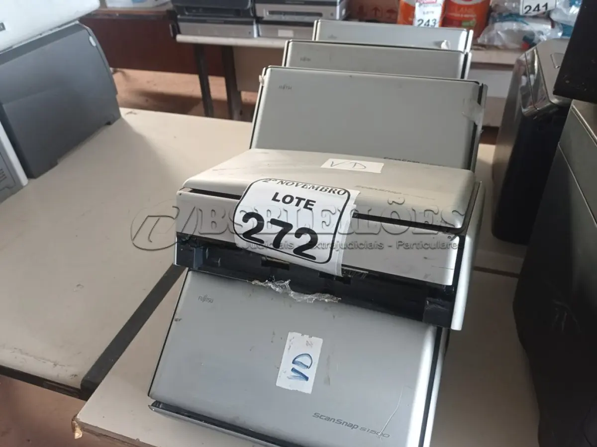 LOTE 272 - 09 SCANNER’S MARCA FUJITSU. (NO ESTADO) ATENÇÃO! FAZER A VISITAÇÃO ANTES DE ARREMATAR, NÃO SABEMOS SE FUNCIONA. LEILÃO NÃO TEM GARANTIA E NEM DEVOLUÇÃO, SUJEITO A POSSÍVEIS AVARIAS VISÍVEIS/OCULTAS E/OU AUSÊNCIA DE COMPONENTES.