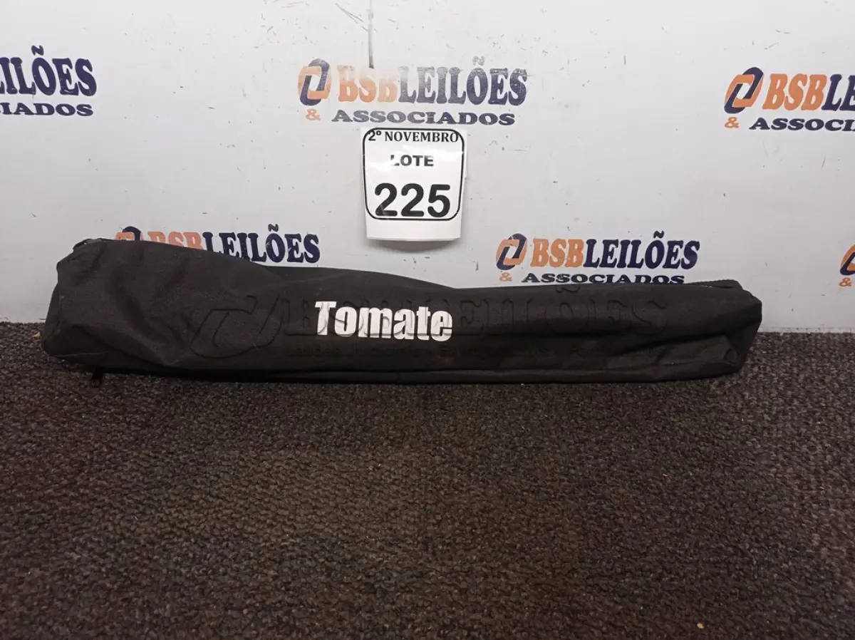 LOTE 225 - 01 TRIPÉ P/ CÂMERA FOTOGRÁFICA MARCA TOMATE. (NO ESTADO) ATENÇÃO! FAZER A VISITAÇÃO ANTES DE ARREMATAR, NÃO SABEMOS SE FUNCIONA. LEILÃO NÃO TEM GARANTIA E NEM DEVOLUÇÃO, SUJEITO A POSSÍVEIS AVARIAS VISÍVEIS/OCULTAS E/OU AUSÊNCIA DE COMPONENTES.