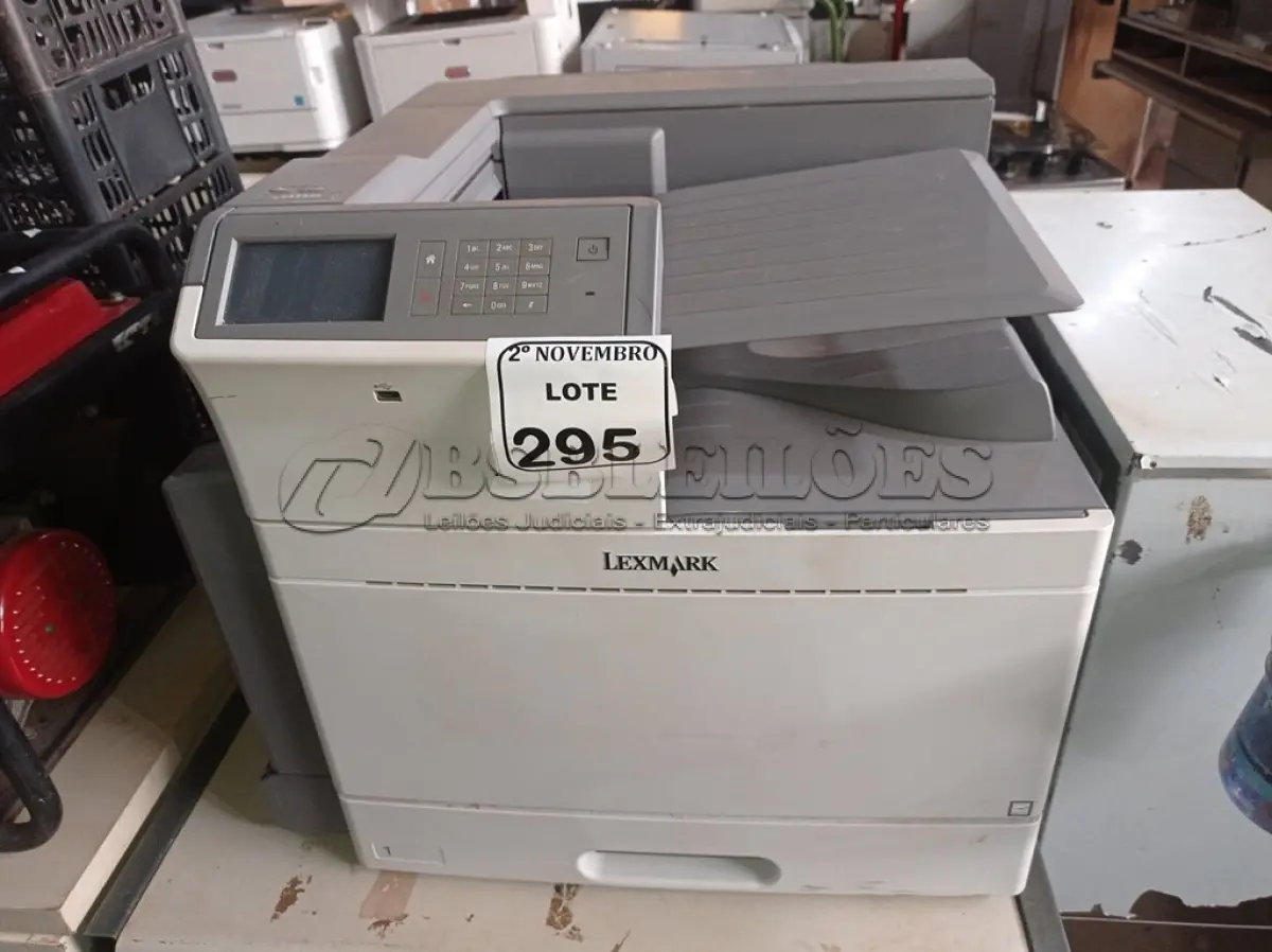 LOTE 295 - 01 IMPRESSORA MARCA LEXMARK MODELO C950DE. (NO ESTADO) ATENÇÃO! FAZER A VISITAÇÃO ANTES DE ARREMATAR, NÃO SABEMOS SE FUNCIONA. LEILÃO NÃO TEM GARANTIA E NEM DEVOLUÇÃO, SUJEITO A POSSÍVEIS AVARIAS VISÍVEIS/OCULTAS E/OU AUSÊNCIA DE COMPONENTES.