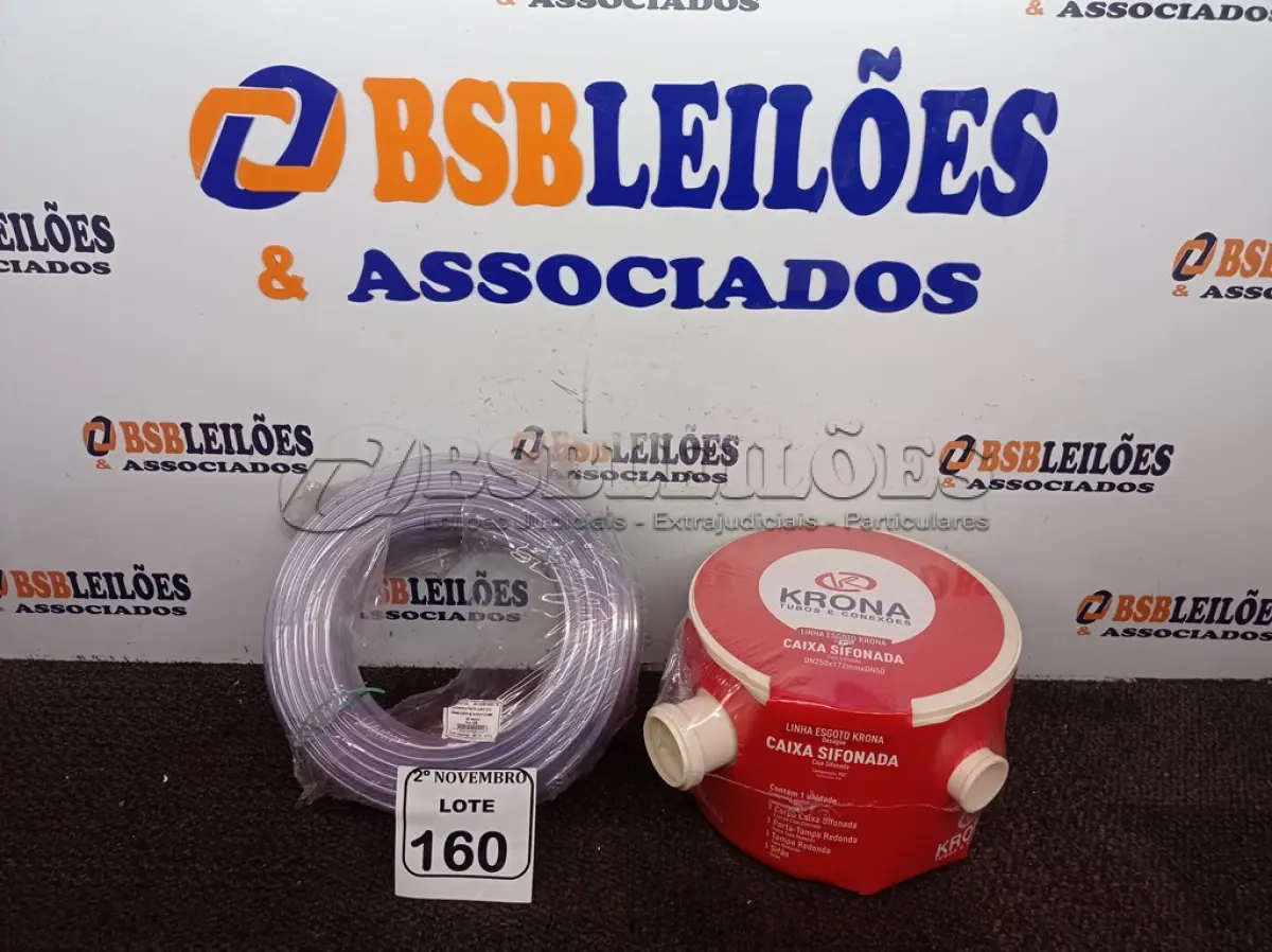 LOTE 160 - 01 CAIXA SIFONADA MARCA KRONA(NOVO) E 01 MANGUEIRA CRISTAL 5/16X1.0MM(NOVO). (NO ESTADO) ATENÇÃO! FAZER A VISITAÇÃO ANTES DE ARREMATAR, NÃO SABEMOS SE FUNCIONA. LEILÃO NÃO TEM GARANTIA E NEM DEVOLUÇÃO, SUJEITO A POSSÍVEIS AVARIAS VISÍVEIS/OCULTAS E/OU AUSÊNCIA DE COMPONENTES.