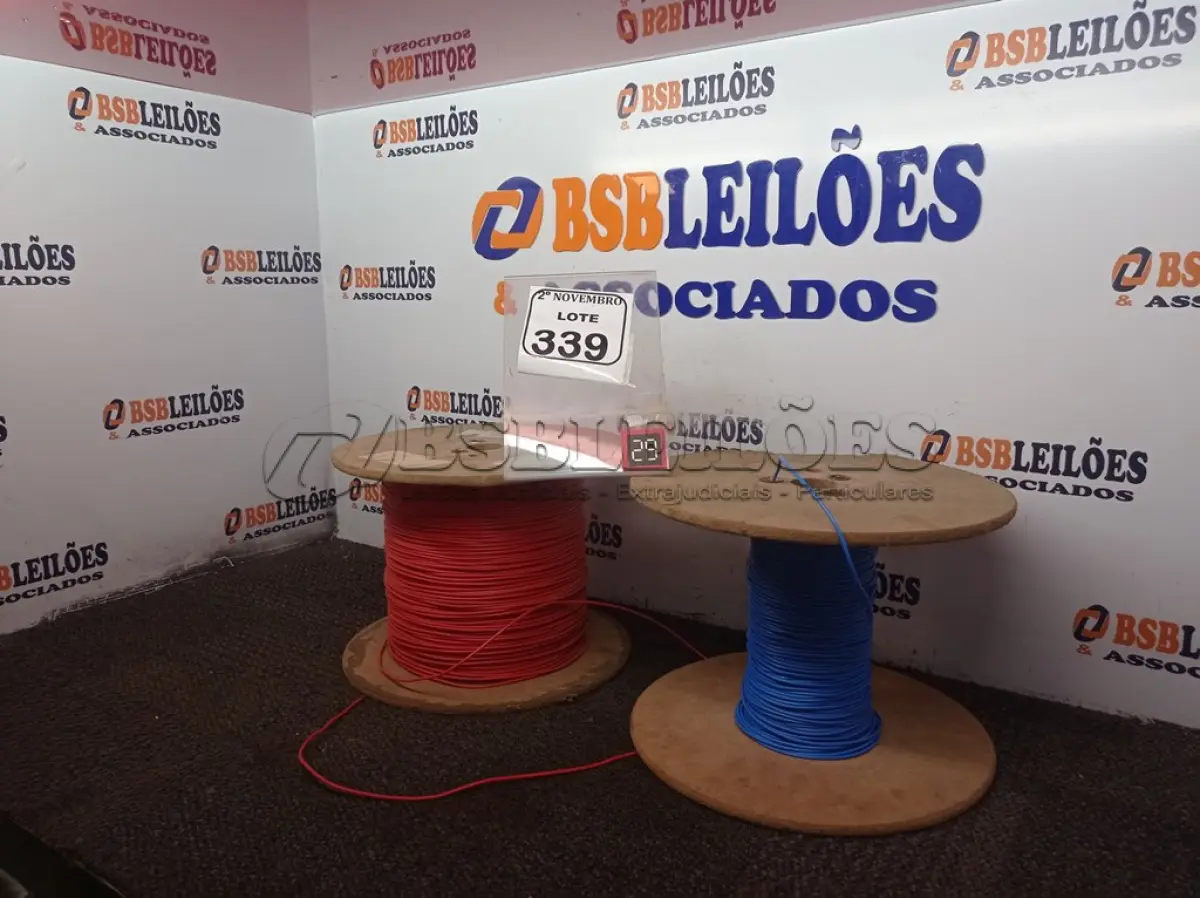 LOTE 339 - 02 ROLOS DE FIO INCOMPLETOS. (NO ESTADO) ATENÇÃO! FAZER A VISITAÇÃO ANTES DE ARREMATAR, NÃO SABEMOS SE FUNCIONA. LEILÃO NÃO TEM GARANTIA E NEM DEVOLUÇÃO, SUJEITO A POSSÍVEIS AVARIAS VISÍVEIS/OCULTAS E/OU AUSÊNCIA DE COMPONENTES.