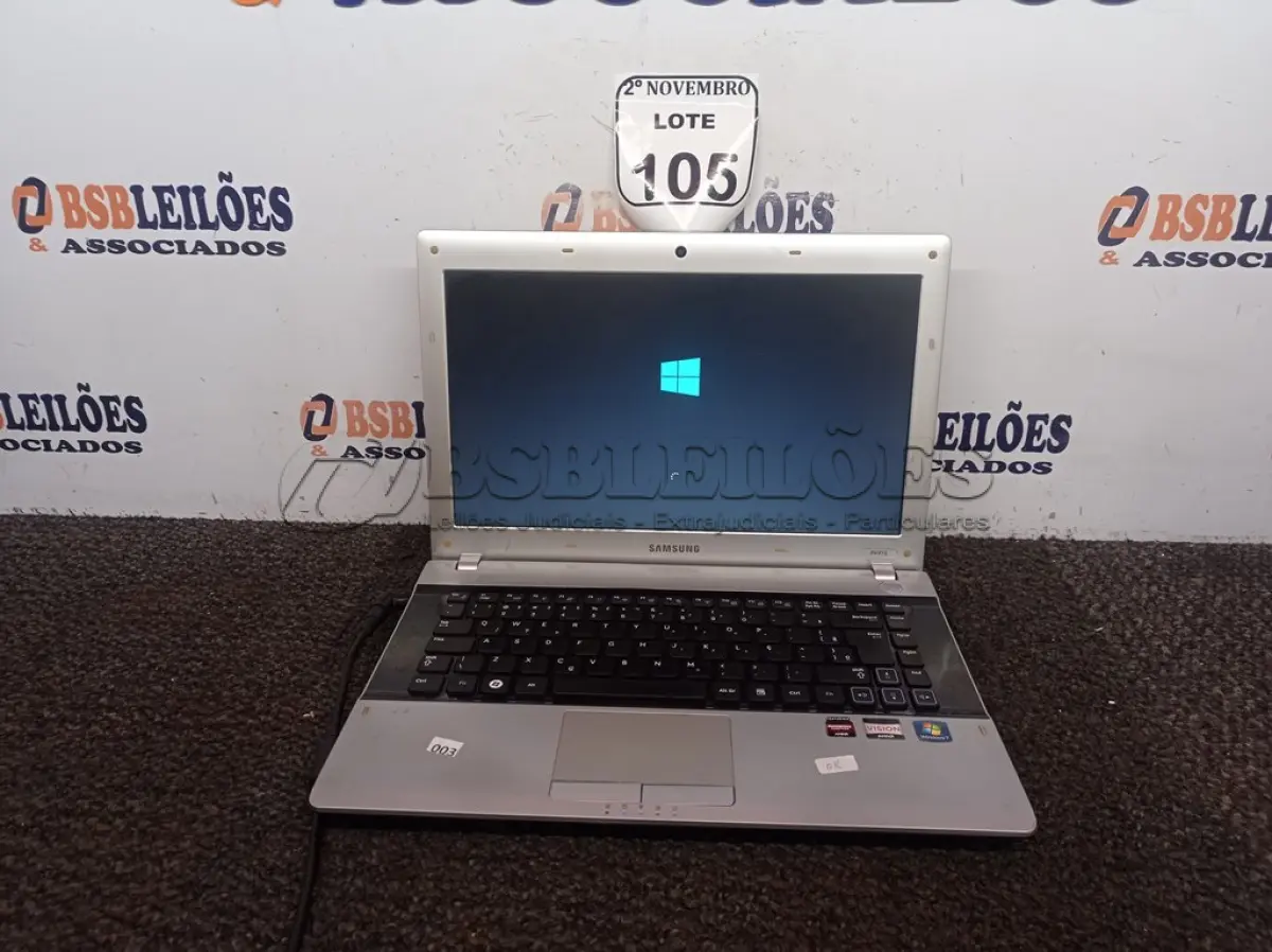 LOTE 105 - 01 NOTEBOOK MARCA POSITIVO. (NO ESTADO) ATENÇÃO! FAZER A VISITAÇÃO ANTES DE ARREMATAR, NÃO SABEMOS SE FUNCIONA. LEILÃO NÃO TEM GARANTIA E NEM DEVOLUÇÃO, SUJEITO A POSSÍVEIS AVARIAS VISÍVEIS/OCULTAS E/OU AUSÊNCIA DE COMPONENTES.