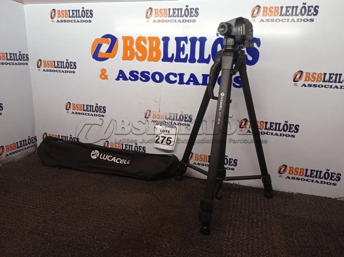 LOTE 275 - 01 TRIPÉ P/ CÂMERA FOTOGRÁFICA MARCA TOMATE. (NO ESTADO) ATENÇÃO! FAZER A VISITAÇÃO ANTES DE ARREMATAR, NÃO SABEMOS SE FUNCIONA. LEILÃO NÃO TEM GARANTIA E NEM DEVOLUÇÃO, SUJEITO A POSSÍVEIS AVARIAS VISÍVEIS/OCULTAS E/OU AUSÊNCIA DE COMPONENTES.