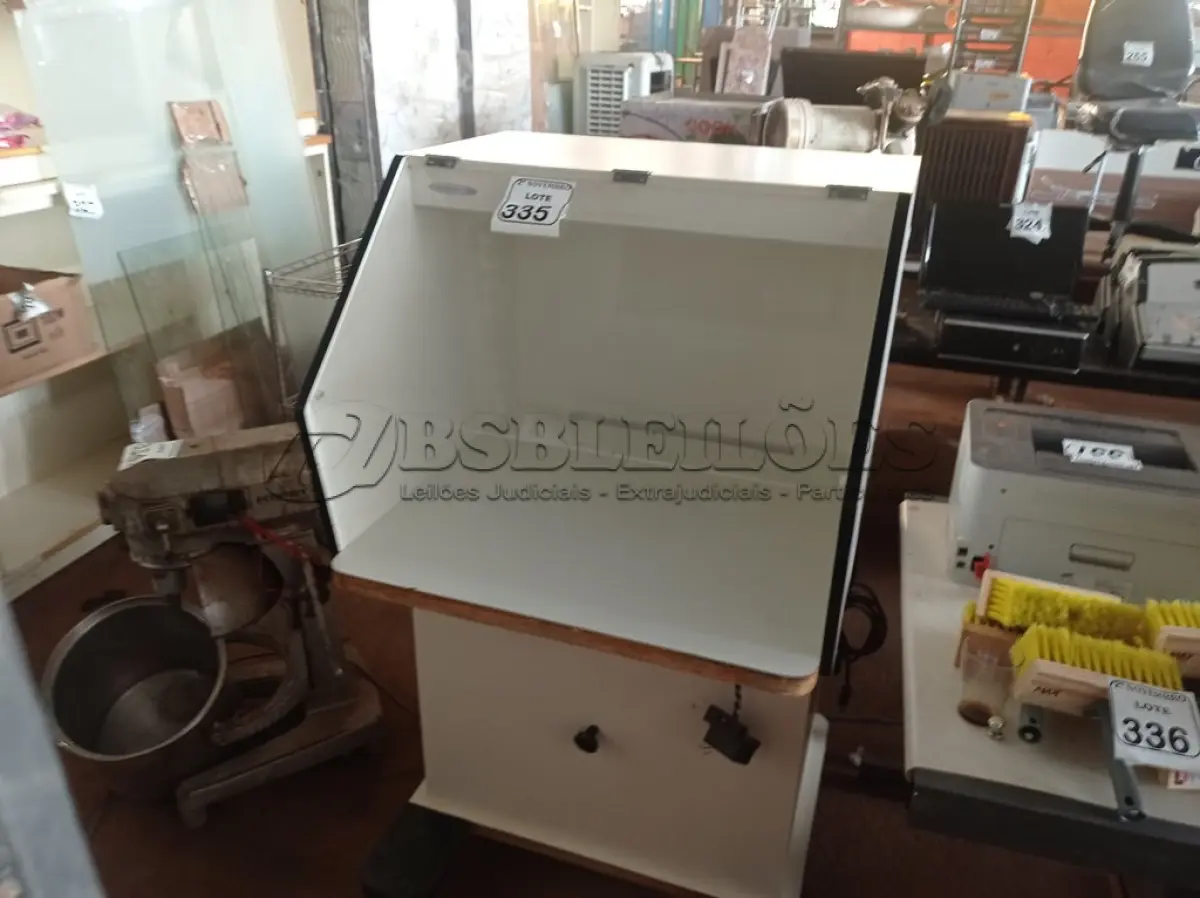 LOTE 335 - 01 ESTERILIZADOR MARCA DI CONSTAN. (NO ESTADO) ATENÇÃO! FAZER A VISITAÇÃO ANTES DE ARREMATAR, NÃO SABEMOS SE FUNCIONA. LEILÃO NÃO TEM GARANTIA E NEM DEVOLUÇÃO, SUJEITO A POSSÍVEIS AVARIAS VISÍVEIS/OCULTAS E/OU AUSÊNCIA DE COMPONENTES.