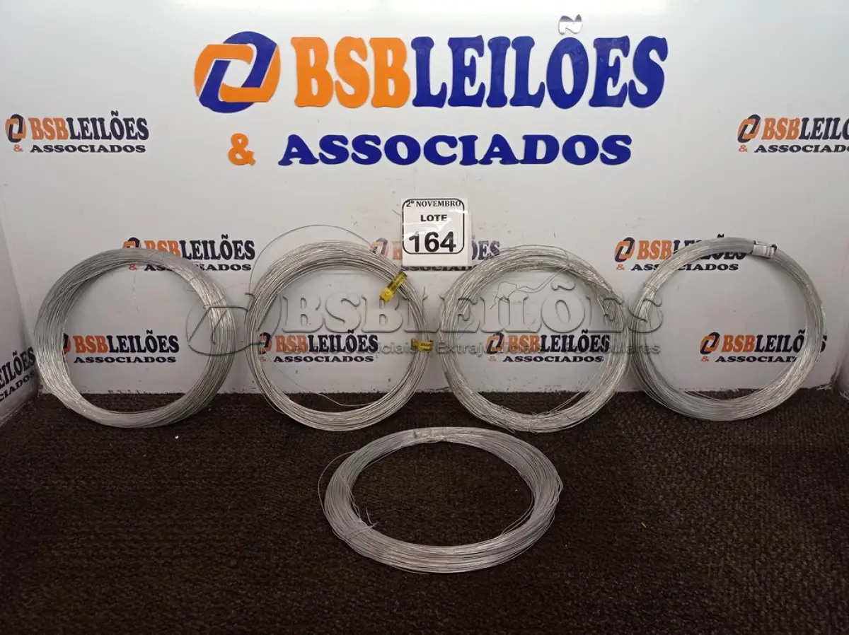 LOTE 164 - 05 ROLOS DE ARAME ZINCADO MACIO(NOVO). (NO ESTADO) ATENÇÃO! FAZER A VISITAÇÃO ANTES DE ARREMATAR, NÃO SABEMOS SE FUNCIONA. LEILÃO NÃO TEM GARANTIA E NEM DEVOLUÇÃO, SUJEITO A POSSÍVEIS AVARIAS VISÍVEIS/OCULTAS E/OU AUSÊNCIA DE COMPONENTES.