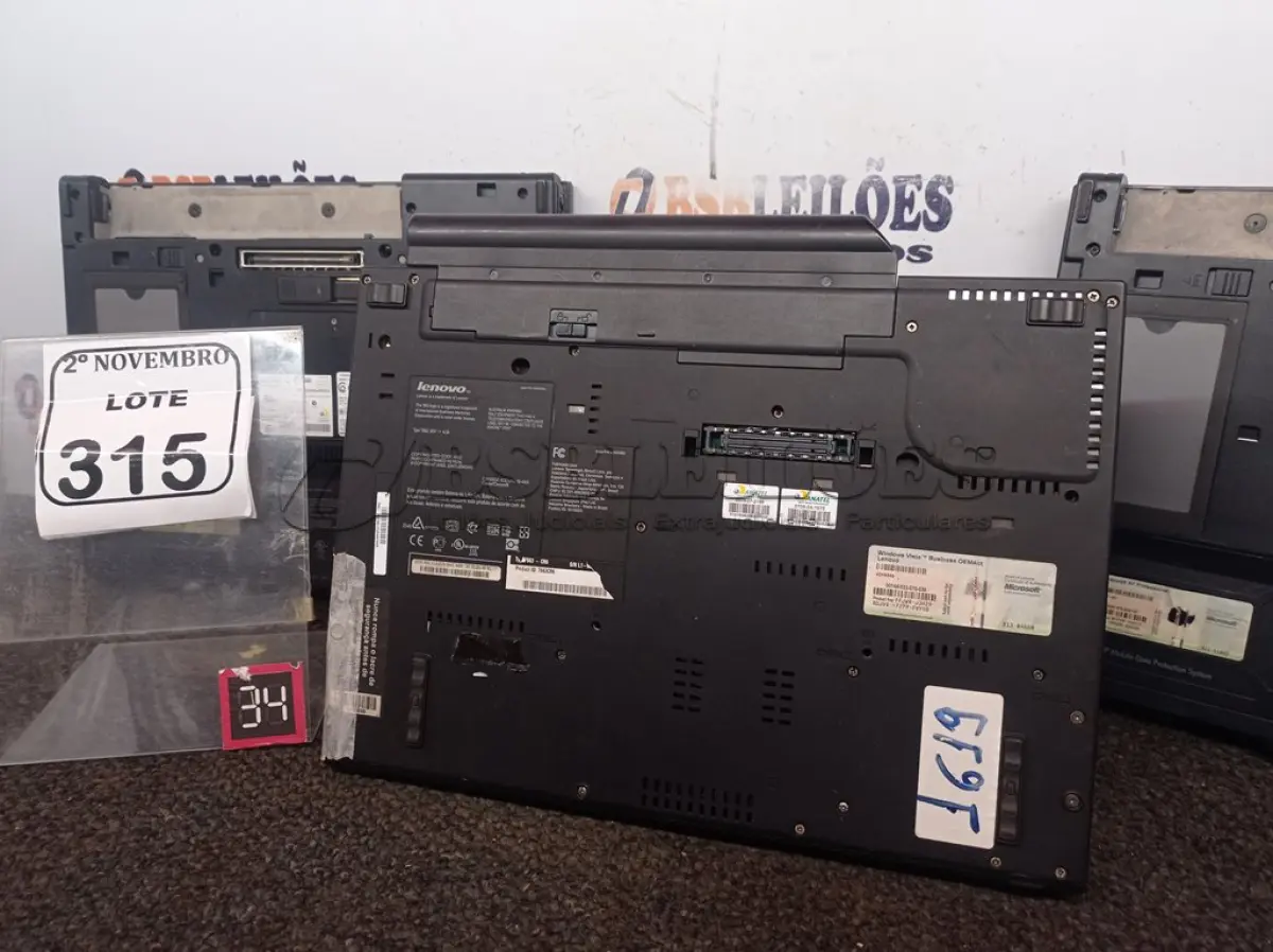 LOTE 315 - 03 NOTEBOOKS MARCAS E MODELOS DIVERSOS P/RETIRADA DE PEÇAS. (NO ESTADO) ATENÇÃO! FAZER A VISITAÇÃO ANTES DE ARREMATAR, NÃO SABEMOS SE FUNCIONA. LEILÃO NÃO TEM GARANTIA E NEM DEVOLUÇÃO, SUJEITO A POSSÍVEIS AVARIAS VISÍVEIS/OCULTAS E/OU AUSÊNCIA DE COMPONENTES.