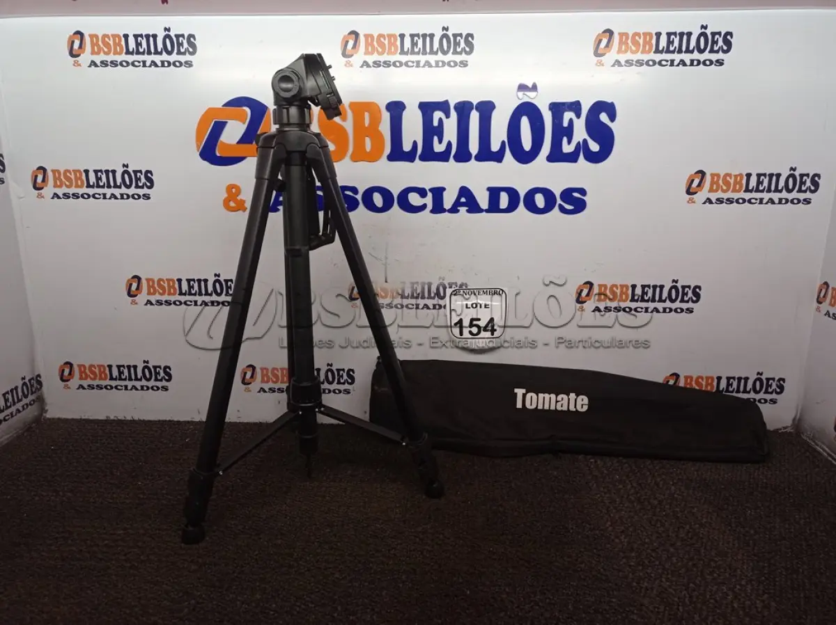 LOTE 154 - 01 TRIPÉ P/ CÂMERA FOTOGRÁFICA MARCA TOMATE. (NO ESTADO) ATENÇÃO! FAZER A VISITAÇÃO ANTES DE ARREMATAR, NÃO SABEMOS SE FUNCIONA. LEILÃO NÃO TEM GARANTIA E NEM DEVOLUÇÃO, SUJEITO A POSSÍVEIS AVARIAS VISÍVEIS/OCULTAS E/OU AUSÊNCIA DE COMPONENTES.
