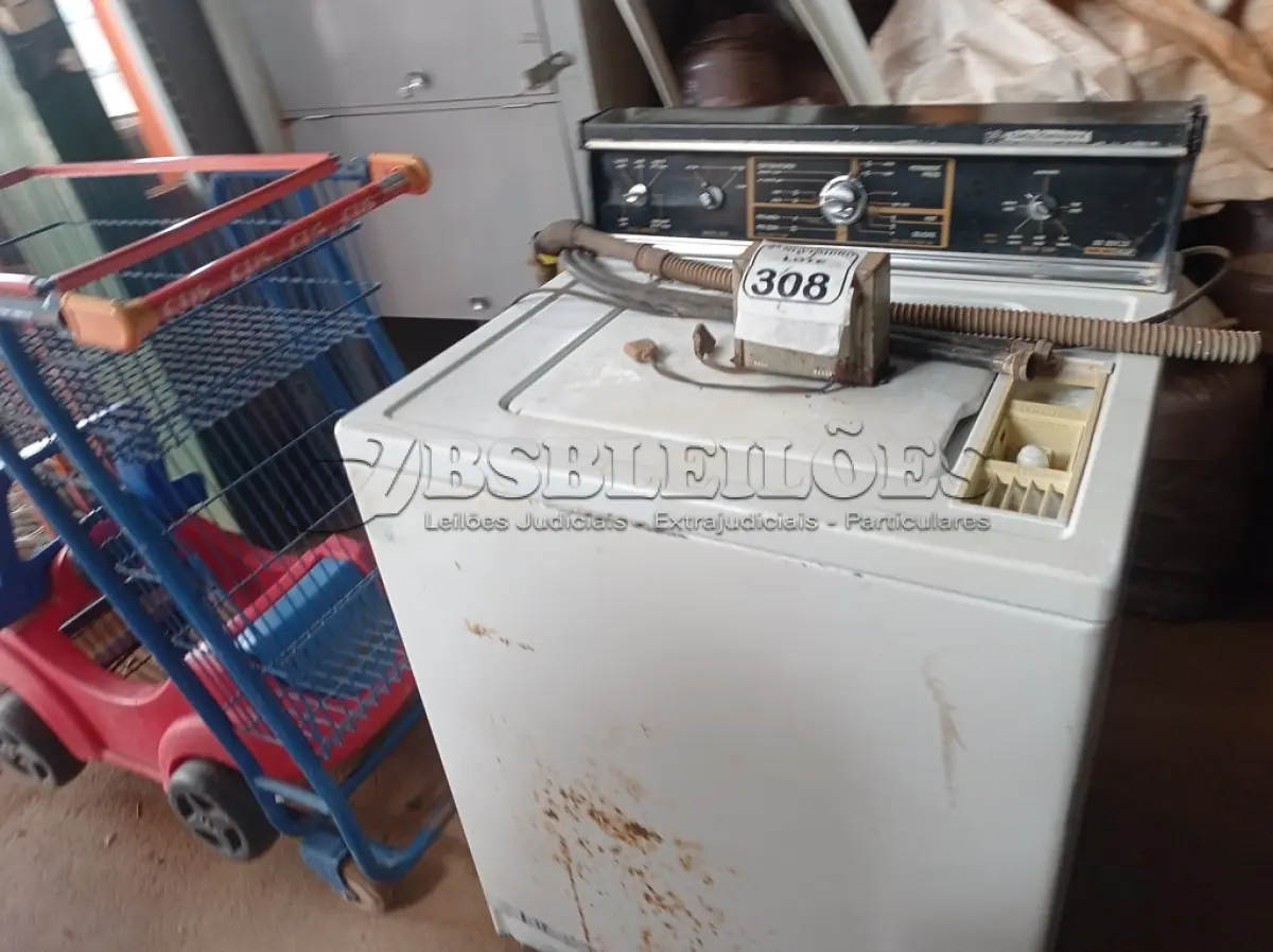 LOTE 308 - 01 MÁQUINA DE LAVAR 12KG MARCA LADY KENMORE 110V. (NO ESTADO) ATENÇÃO! FAZER A VISITAÇÃO ANTES DE ARREMATAR, NÃO SABEMOS SE FUNCIONA. LEILÃO NÃO TEM GARANTIA E NEM DEVOLUÇÃO, SUJEITO A POSSÍVEIS AVARIAS VISÍVEIS/OCULTAS E/OU AUSÊNCIA DE COMPONENTES.