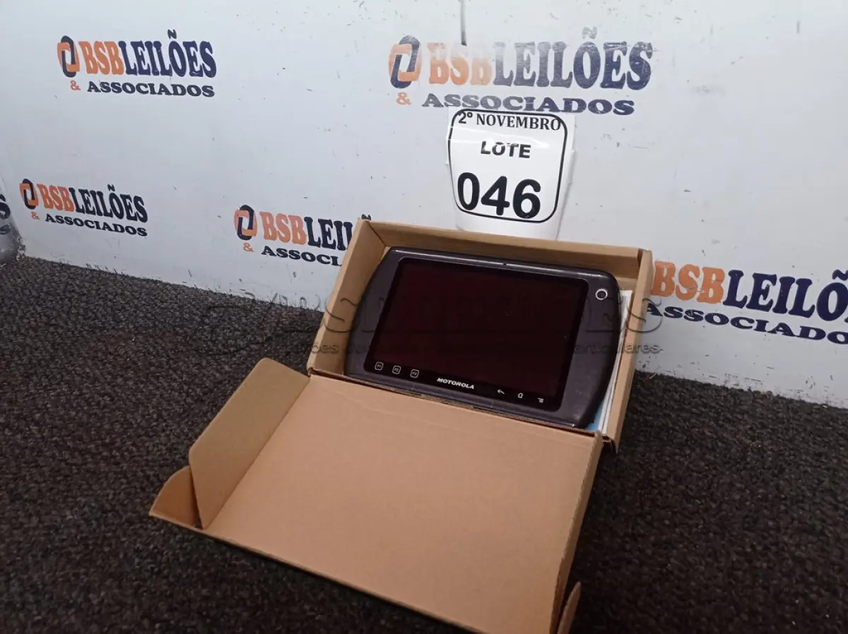 LOTE 046 - 01 TABLET MARCA MOTOROLA MODELO ET1 S/CARREGADOR. (NO ESTADO) ATENÇÃO! FAZER A VISITAÇÃO ANTES DE ARREMATAR, NÃO SABEMOS SE FUNCIONA. LEILÃO NÃO TEM GARANTIA E NEM DEVOLUÇÃO, SUJEITO A POSSÍVEIS AVARIAS VISÍVEIS/OCULTAS E/OU AUSÊNCIA DE COMPONENTES.