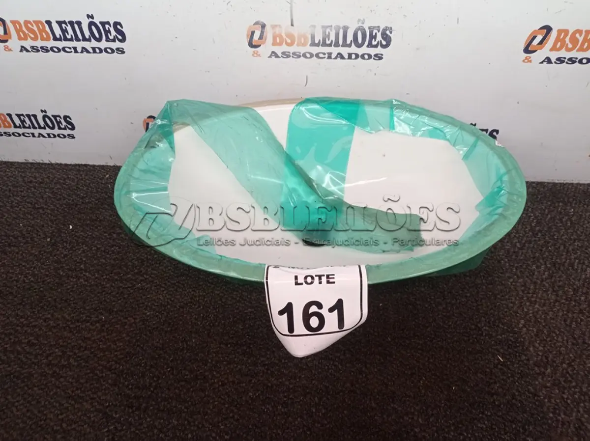 LOTE 161 - 01 CUBA OVAL NA COR BRANCA(NOVO). (NO ESTADO) ATENÇÃO! FAZER A VISITAÇÃO ANTES DE ARREMATAR, NÃO SABEMOS SE FUNCIONA. LEILÃO NÃO TEM GARANTIA E NEM DEVOLUÇÃO, SUJEITO A POSSÍVEIS AVARIAS VISÍVEIS/OCULTAS E/OU AUSÊNCIA DE COMPONENTES.