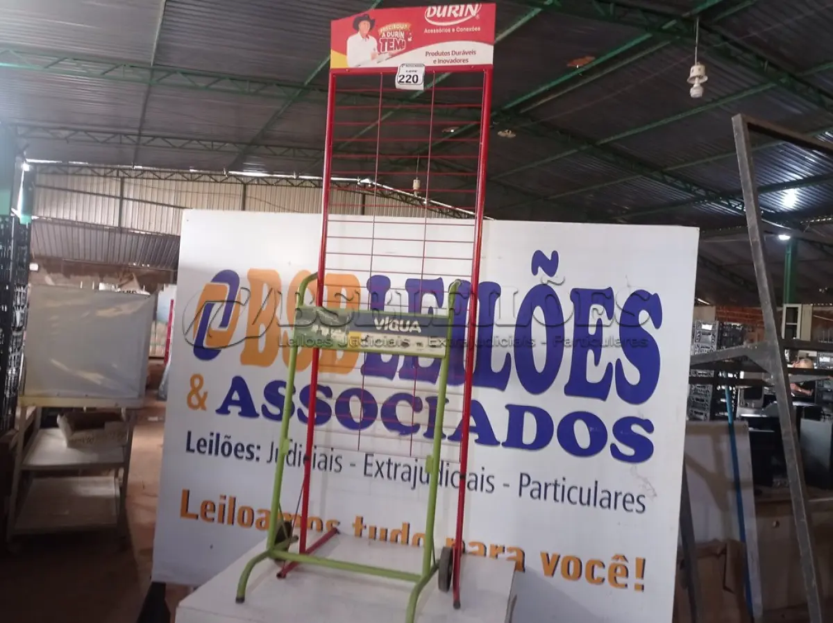 LOTE 220 - 02 EXPOSITORES DE FERRO(NOVO). (NO ESTADO) ATENÇÃO! FAZER A VISITAÇÃO ANTES DE ARREMATAR, NÃO SABEMOS SE FUNCIONA. LEILÃO NÃO TEM GARANTIA E NEM DEVOLUÇÃO, SUJEITO A POSSÍVEIS AVARIAS VISÍVEIS/OCULTAS E/OU AUSÊNCIA DE COMPONENTES.