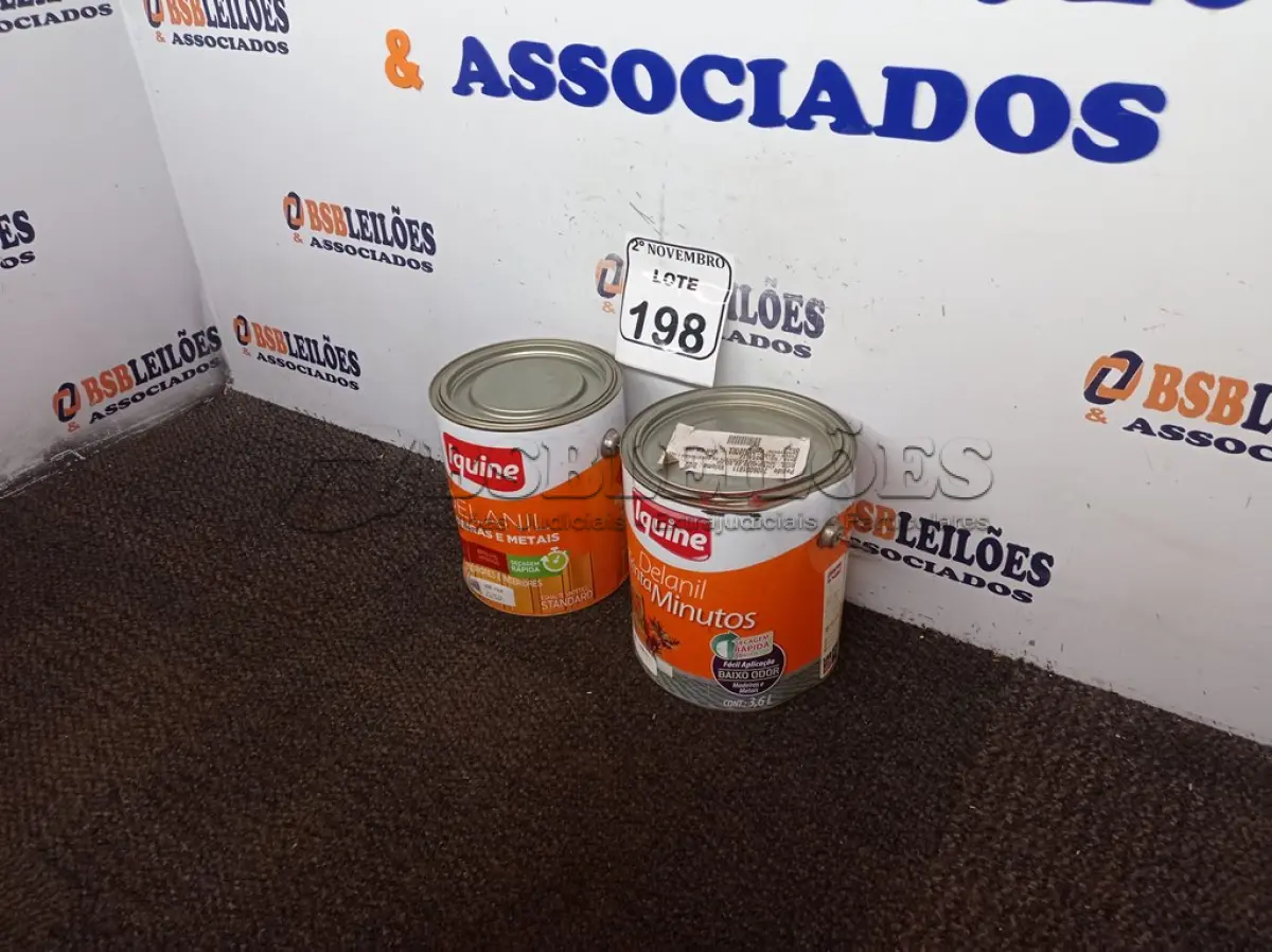 LOTE 198 - 01 LATA DE TINTA P/MADEIRAS E METAIS NA COR VERDE FOLHA E 01 LATA DE TINTA P/MADEIRAS E METAIS NA COR VERMELHO(NOVO). (NO ESTADO) ATENÇÃO! FAZER A VISITAÇÃO ANTES DE ARREMATAR, NÃO SABEMOS SE FUNCIONA. LEILÃO NÃO TEM GARANTIA E NEM DEVOLUÇÃO, SUJEITO A POSSÍVEIS AVARIAS VISÍVEIS/OCULTAS E/OU AUSÊNCIA DE COMPONENTES.