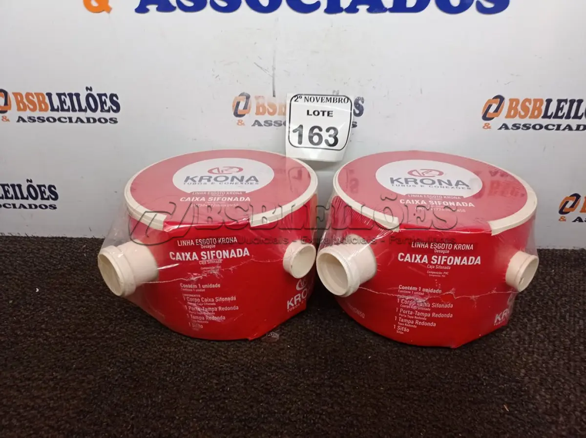 LOTE 163 - 02 CAIXAS SIFONADAS MARCA KRONA(NOVO). (NO ESTADO) ATENÇÃO! FAZER A VISITAÇÃO ANTES DE ARREMATAR, NÃO SABEMOS SE FUNCIONA. LEILÃO NÃO TEM GARANTIA E NEM DEVOLUÇÃO, SUJEITO A POSSÍVEIS AVARIAS VISÍVEIS/OCULTAS E/OU AUSÊNCIA DE COMPONENTES.
