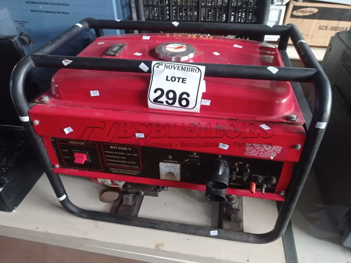 LOTE 296 - 01 GERADOR PORTÁTIL MARCA BRANBCO MODELO B4T2500-S 110/220V.(FUNCIONANDO) (NO ESTADO) ATENÇÃO! FAZER A VISITAÇÃO ANTES DE ARREMATAR, NÃO SABEMOS SE FUNCIONA. LEILÃO NÃO TEM GARANTIA E NEM DEVOLUÇÃO, SUJEITO A POSSÍVEIS AVARIAS VISÍVEIS/OCULTAS E/OU AUSÊNCIA DE COMPONENTES.