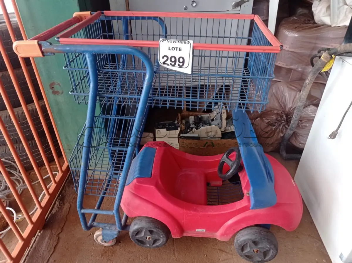 LOTE 299 - 01 CARRINHO DE MERCADO P/CRIANÇAS. (NO ESTADO) ATENÇÃO! FAZER A VISITAÇÃO ANTES DE ARREMATAR, NÃO SABEMOS SE FUNCIONA. LEILÃO NÃO TEM GARANTIA E NEM DEVOLUÇÃO, SUJEITO A POSSÍVEIS AVARIAS VISÍVEIS/OCULTAS E/OU AUSÊNCIA DE COMPONENTES.