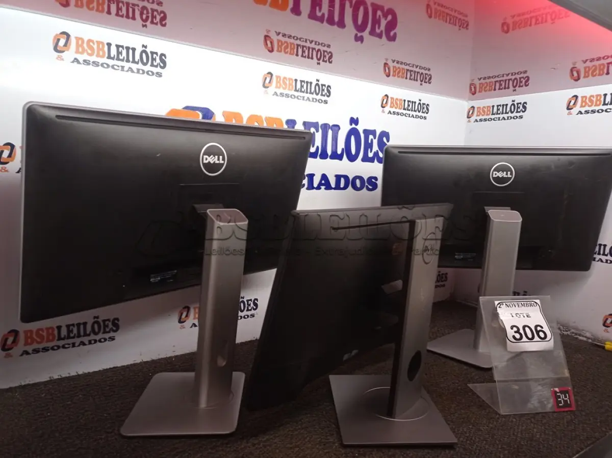 LOTE 306 - 03 MONITORES LCD MARCA DELL P/RETIRADA DE PEÇAS. (NO ESTADO) ATENÇÃO! FAZER A VISITAÇÃO ANTES DE ARREMATAR, NÃO SABEMOS SE FUNCIONA. LEILÃO NÃO TEM GARANTIA E NEM DEVOLUÇÃO, SUJEITO A POSSÍVEIS AVARIAS VISÍVEIS/OCULTAS E/OU AUSÊNCIA DE COMPONENTES.