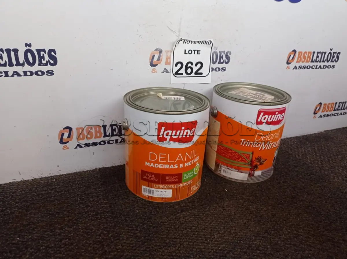 LOTE 262 - 01 LATA DE TINTA P/MADEIRAS E METAIS NA COR AZUL DEL REY E 01 LATA DE ESMALTE SINTÉTICO COM 3,6L CADA MARCA IQUINE(NOVO). (NO ESTADO) ATENÇÃO! FAZER A VISITAÇÃO ANTES DE ARREMATAR, NÃO SABEMOS SE FUNCIONA. LEILÃO NÃO TEM GARANTIA E NEM DEVOLUÇÃO, SUJEITO A POSSÍVEIS AVARIAS VISÍVEIS/OCULTAS E/OU AUSÊNCIA DE COMPONENTES.