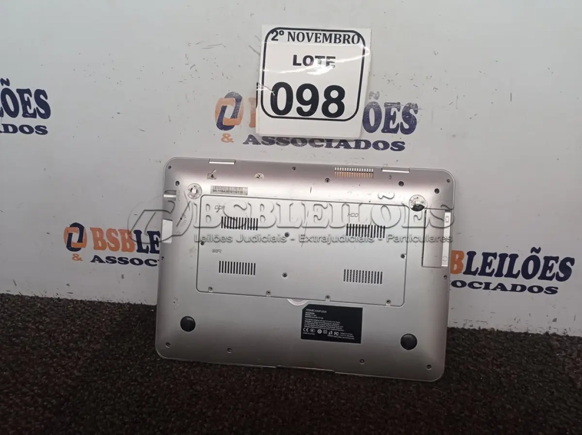 LOTE 098 - 01 NOTEBOOK. (NO ESTADO) ATENÇÃO! FAZER A VISITAÇÃO ANTES DE ARREMATAR, NÃO SABEMOS SE FUNCIONA. LEILÃO NÃO TEM GARANTIA E NEM DEVOLUÇÃO, SUJEITO A POSSÍVEIS AVARIAS VISÍVEIS/OCULTAS E/OU AUSÊNCIA DE COMPONENTES.