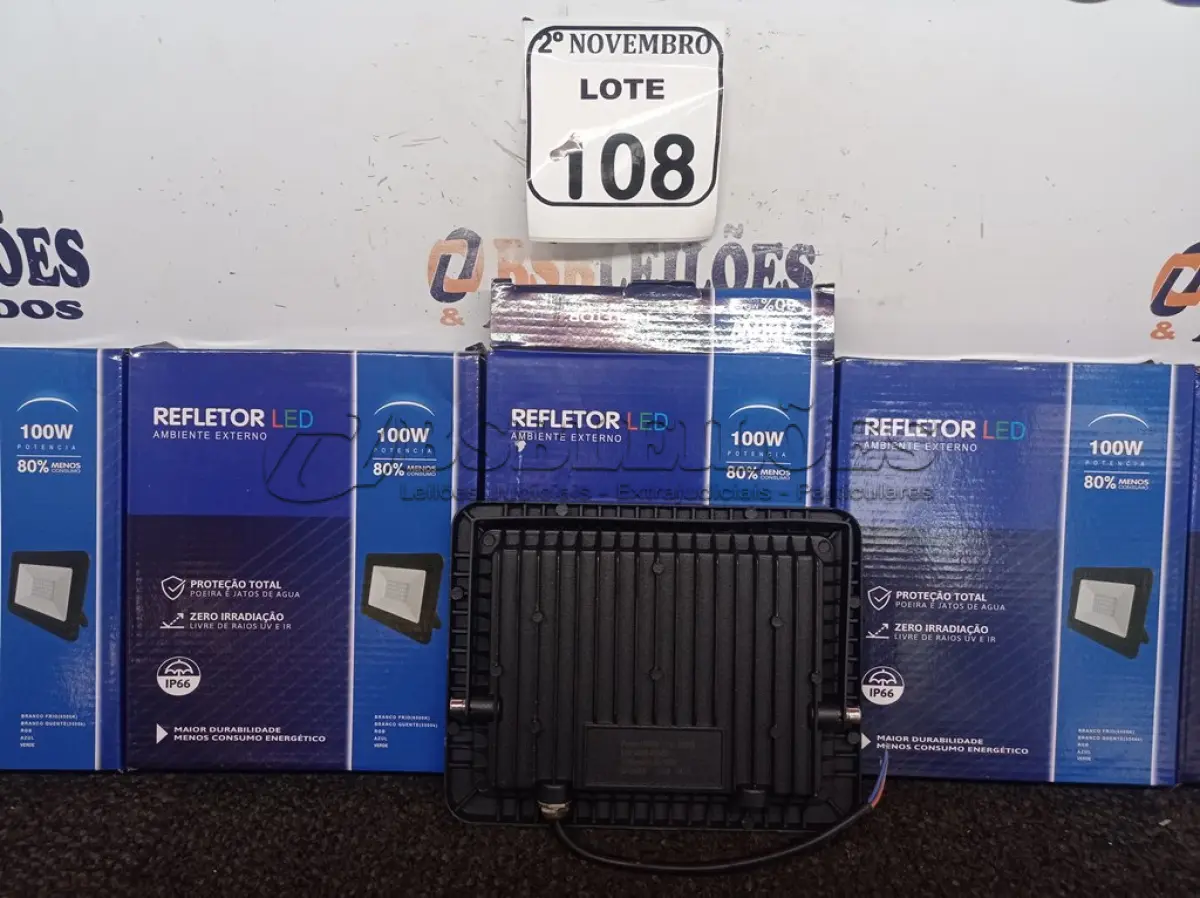 LOTE 108 - 05 REFLETORES LED AMBIENTE EXTERNO 100W(NOVO). (NO ESTADO) ATENÇÃO! FAZER A VISITAÇÃO ANTES DE ARREMATAR, NÃO SABEMOS SE FUNCIONA. LEILÃO NÃO TEM GARANTIA E NEM DEVOLUÇÃO, SUJEITO A POSSÍVEIS AVARIAS VISÍVEIS/OCULTAS E/OU AUSÊNCIA DE COMPONENTES.