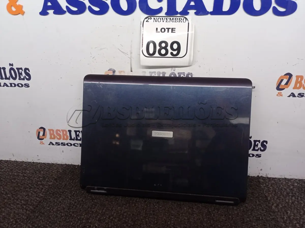 LOTE 089 - 01 NOTEBOOK MARCA TOSHIBA. (NO ESTADO) ATENÇÃO! FAZER A VISITAÇÃO ANTES DE ARREMATAR, NÃO SABEMOS SE FUNCIONA. LEILÃO NÃO TEM GARANTIA E NEM DEVOLUÇÃO, SUJEITO A POSSÍVEIS AVARIAS VISÍVEIS/OCULTAS E/OU AUSÊNCIA DE COMPONENTES.