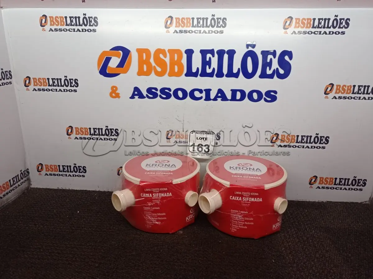 LOTE 163 - 02 CAIXAS SIFONADAS MARCA KRONA(NOVO). (NO ESTADO) ATENÇÃO! FAZER A VISITAÇÃO ANTES DE ARREMATAR, NÃO SABEMOS SE FUNCIONA. LEILÃO NÃO TEM GARANTIA E NEM DEVOLUÇÃO, SUJEITO A POSSÍVEIS AVARIAS VISÍVEIS/OCULTAS E/OU AUSÊNCIA DE COMPONENTES.