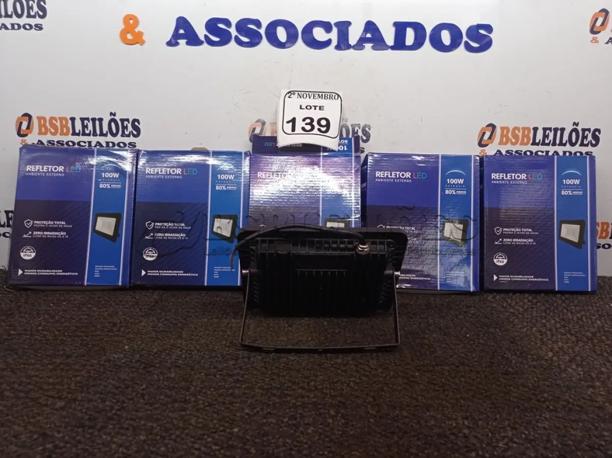 LOTE 139 - 05 REFLETORES LED AMBIENTE EXTERNO 100W(NOVO). (NO ESTADO) ATENÇÃO! FAZER A VISITAÇÃO ANTES DE ARREMATAR, NÃO SABEMOS SE FUNCIONA. LEILÃO NÃO TEM GARANTIA E NEM DEVOLUÇÃO, SUJEITO A POSSÍVEIS AVARIAS VISÍVEIS/OCULTAS E/OU AUSÊNCIA DE COMPONENTES.