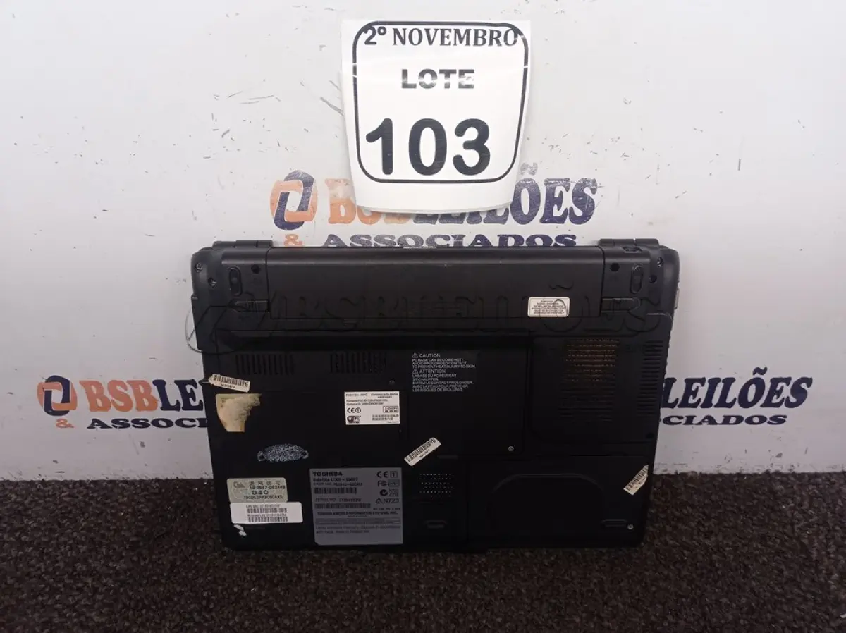 LOTE 103 - 01 NOTEBOOK MARCA TOSHIBA. (NO ESTADO) ATENÇÃO! FAZER A VISITAÇÃO ANTES DE ARREMATAR, NÃO SABEMOS SE FUNCIONA. LEILÃO NÃO TEM GARANTIA E NEM DEVOLUÇÃO, SUJEITO A POSSÍVEIS AVARIAS VISÍVEIS/OCULTAS E/OU AUSÊNCIA DE COMPONENTES.