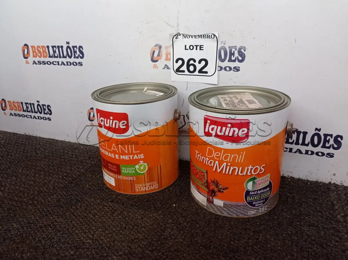 LOTE 262 - 01 LATA DE TINTA P/MADEIRAS E METAIS NA COR AZUL DEL REY E 01 LATA DE ESMALTE SINTÉTICO COM 3,6L CADA MARCA IQUINE(NOVO). (NO ESTADO) ATENÇÃO! FAZER A VISITAÇÃO ANTES DE ARREMATAR, NÃO SABEMOS SE FUNCIONA. LEILÃO NÃO TEM GARANTIA E NEM DEVOLUÇÃO, SUJEITO A POSSÍVEIS AVARIAS VISÍVEIS/OCULTAS E/OU AUSÊNCIA DE COMPONENTES.