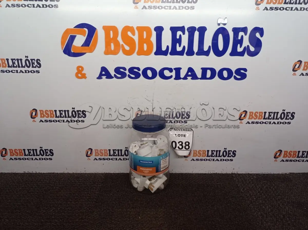 LOTE 038 - 01 POTE COM VÁRIOS PLUGS DE TOMADAS MODELOS DIVERSOS(NOVO). (NO ESTADO) ATENÇÃO! FAZER A VISITAÇÃO ANTES DE ARREMATAR, NÃO SABEMOS SE FUNCIONA. LEILÃO NÃO TEM GARANTIA E NEM DEVOLUÇÃO, SUJEITO A POSSÍVEIS AVARIAS VISÍVEIS/OCULTAS E/OU AUSÊNCIA DE COMPONENTES.