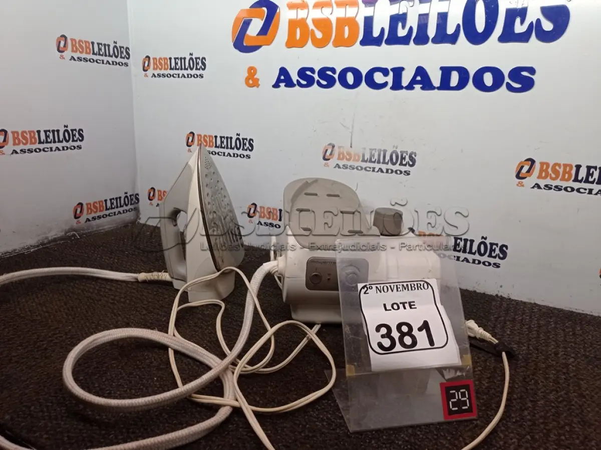 LOTE 381 - 01 FERRO P/PASSAR MARCA ROWENTA PRO IRON110V. (NO ESTADO) ATENÇÃO! FAZER A VISITAÇÃO ANTES DE ARREMATAR, NÃO SABEMOS SE FUNCIONA. LEILÃO NÃO TEM GARANTIA E NEM DEVOLUÇÃO, SUJEITO A POSSÍVEIS AVARIAS VISÍVEIS/OCULTAS E/OU AUSÊNCIA DE COMPONENTES.