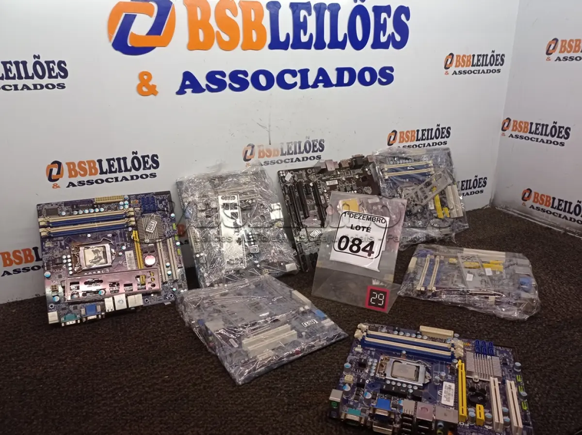 LOTE 084 - 07 PLACAS MÃES MARCAS E MODELOS DIVERSOS. (NO ESTADO) ATENÇÃO! FAZER A VISITAÇÃO ANTES DE ARREMATAR, NÃO SABEMOS SE FUNCIONA. LEILÃO NÃO TEM GARANTIA E NEM DEVOLUÇÃO, SUJEITO A POSSÍVEIS AVARIAS VISÍVEIS/OCULTAS E/OU AUSÊNCIA DE COMPONENTES.