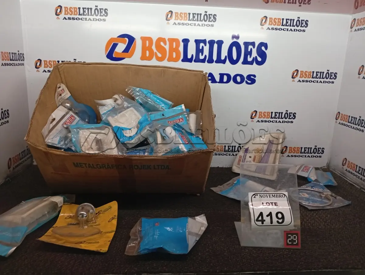 LOTE 419 - 01 LOTE C/VÁRIAS SABONETEIRAS, ROLETE P/PAPEL HIGIÊNICO E MATERIAIS DIVERSOS(NOVO). (NO ESTADO) ATENÇÃO! FAZER A VISITAÇÃO ANTES DE ARREMATAR, NÃO SABEMOS SE FUNCIONA. LEILÃO NÃO TEM GARANTIA E NEM DEVOLUÇÃO, SUJEITO A POSSÍVEIS AVARIAS VISÍVEIS/OCULTAS E/OU AUSÊNCIA DE COMPONENTES.