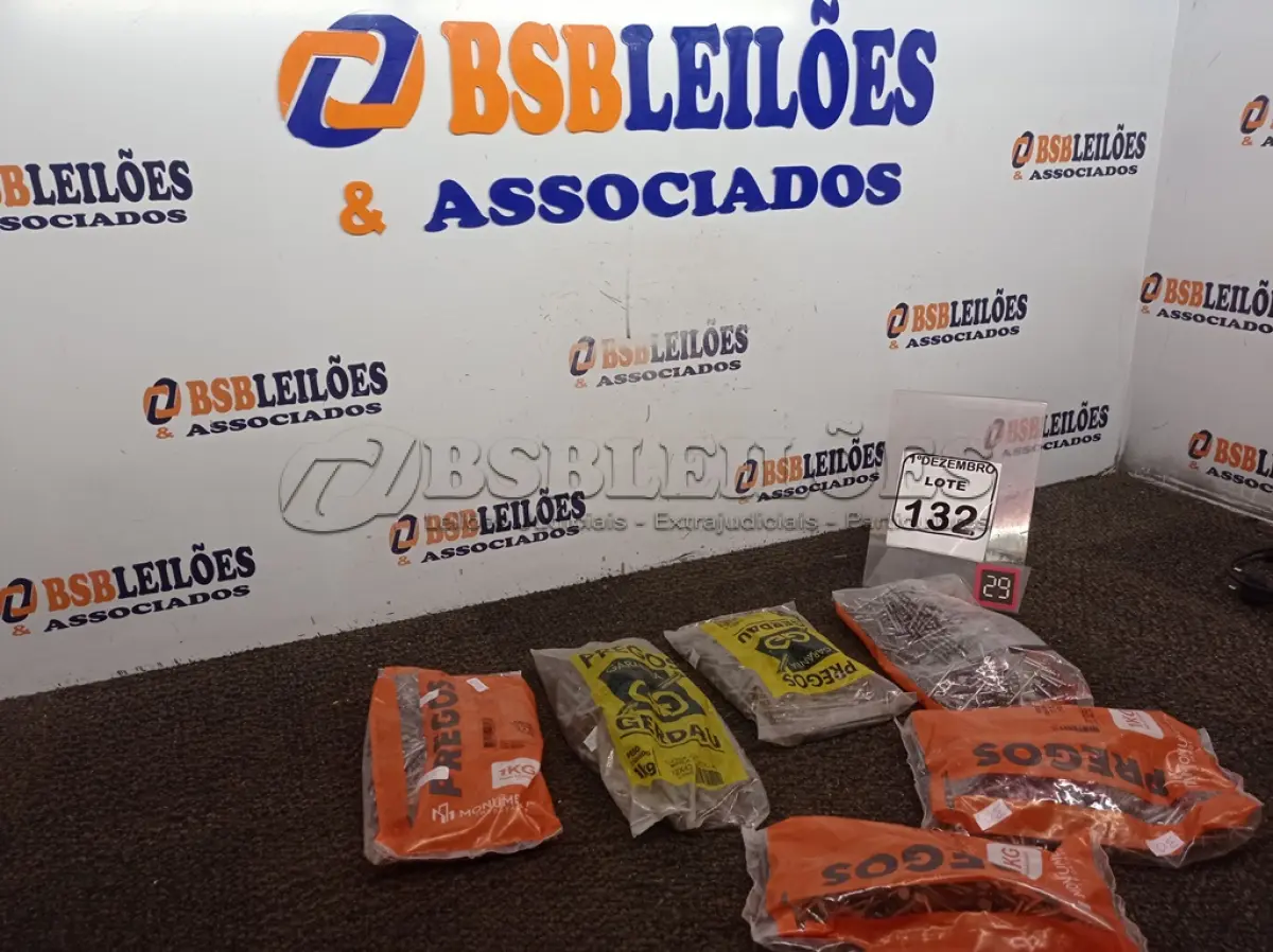 LOTE 132 - 6KG DE PREGOS MARCAS E MODELOS DIVERSOS. (NO ESTADO) ATENÇÃO! FAZER A VISITAÇÃO ANTES DE ARREMATAR, NÃO SABEMOS SE FUNCIONA. LEILÃO NÃO TEM GARANTIA E NEM DEVOLUÇÃO, SUJEITO A POSSÍVEIS AVARIAS VISÍVEIS/OCULTAS E/OU AUSÊNCIA DE COMPONENTES.