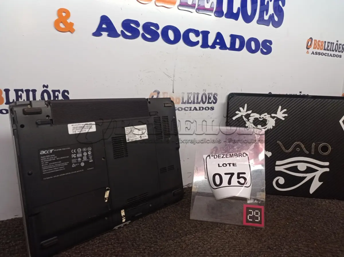 LOTE 075 - 02 NOTEBOOK’S MARCAS E MODELOS DIVERSOS P/RETIRADA DE PEÇAS. (NO ESTADO) ATENÇÃO! FAZER A VISITAÇÃO ANTES DE ARREMATAR, NÃO SABEMOS SE FUNCIONA. LEILÃO NÃO TEM GARANTIA E NEM DEVOLUÇÃO, SUJEITO A POSSÍVEIS AVARIAS VISÍVEIS/OCULTAS E/OU AUSÊNCIA DE COMPONENTES.
