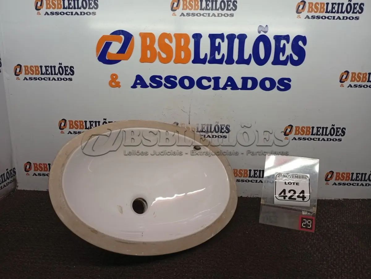 LOTE 424 - 01 CUBA OVAL NA COR BRANCA(NOVO). (NO ESTADO) ATENÇÃO! FAZER A VISITAÇÃO ANTES DE ARREMATAR, NÃO SABEMOS SE FUNCIONA. LEILÃO NÃO TEM GARANTIA E NEM DEVOLUÇÃO, SUJEITO A POSSÍVEIS AVARIAS VISÍVEIS/OCULTAS E/OU AUSÊNCIA DE COMPONENTES.