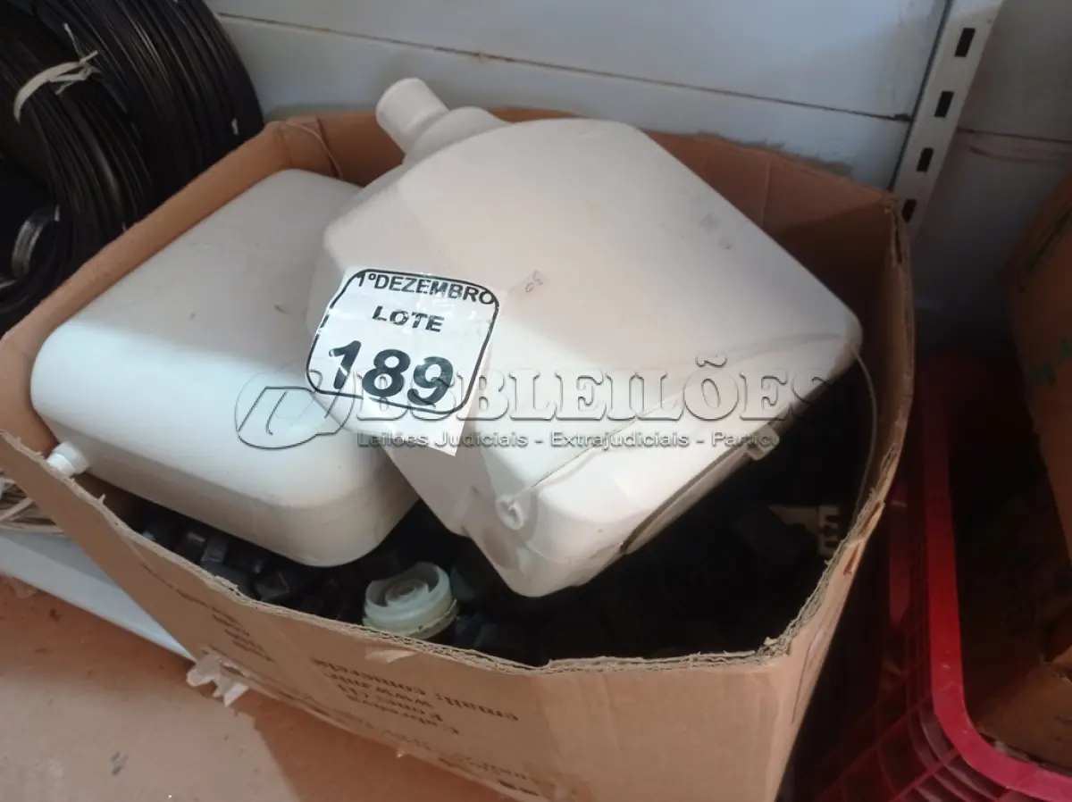 LOTE 189 - 01 LOTE COM GRANDE QUANTIDADE DE ACABAMENTOS DIVERSOS P MOVEIS. (NO ESTADO) ATENÇÃO! FAZER A VISITAÇÃO ANTES DE ARREMATAR, NÃO SABEMOS SE FUNCIONA. LEILÃO NÃO TEM GARANTIA E NEM DEVOLUÇÃO, SUJEITO A POSSÍVEIS AVARIAS VISÍVEIS/OCULTAS E/OU AUSÊNCIA DE COMPONENTES.