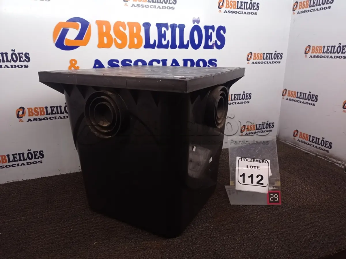 LOTE 112 - 01 CAIXA COLETORA DE GORDURA(NOVO). (NO ESTADO) ATENÇÃO! FAZER A VISITAÇÃO ANTES DE ARREMATAR, NÃO SABEMOS SE FUNCIONA. LEILÃO NÃO TEM GARANTIA E NEM DEVOLUÇÃO, SUJEITO A POSSÍVEIS AVARIAS VISÍVEIS/OCULTAS E/OU AUSÊNCIA DE COMPONENTES.