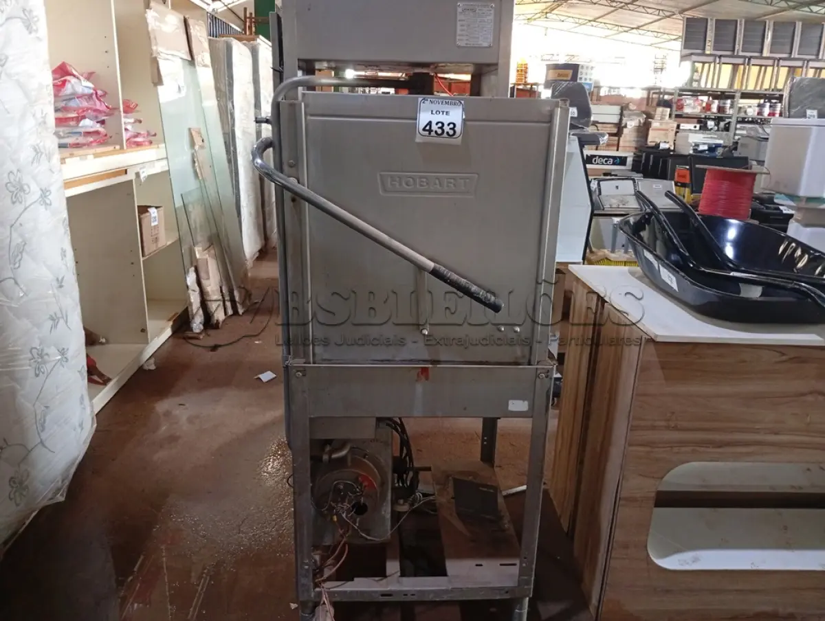 LOTE 433 - 01 LAVA-LOUÇAS INDUSTRIAL EM INOX MARCA HOBART (NO ESTADO) ATENÇÃO! FAZER A VISITAÇÃO ANTES DE ARREMATAR, NÃO SABEMOS SE FUNCIONA. LEILÃO NÃO TEM GARANTIA E NEM DEVOLUÇÃO, SUJEITO A POSSÍVEIS AVARIAS VISÍVEIS/OCULTAS E/OU AUSÊNCIA DE COMPONENTES.