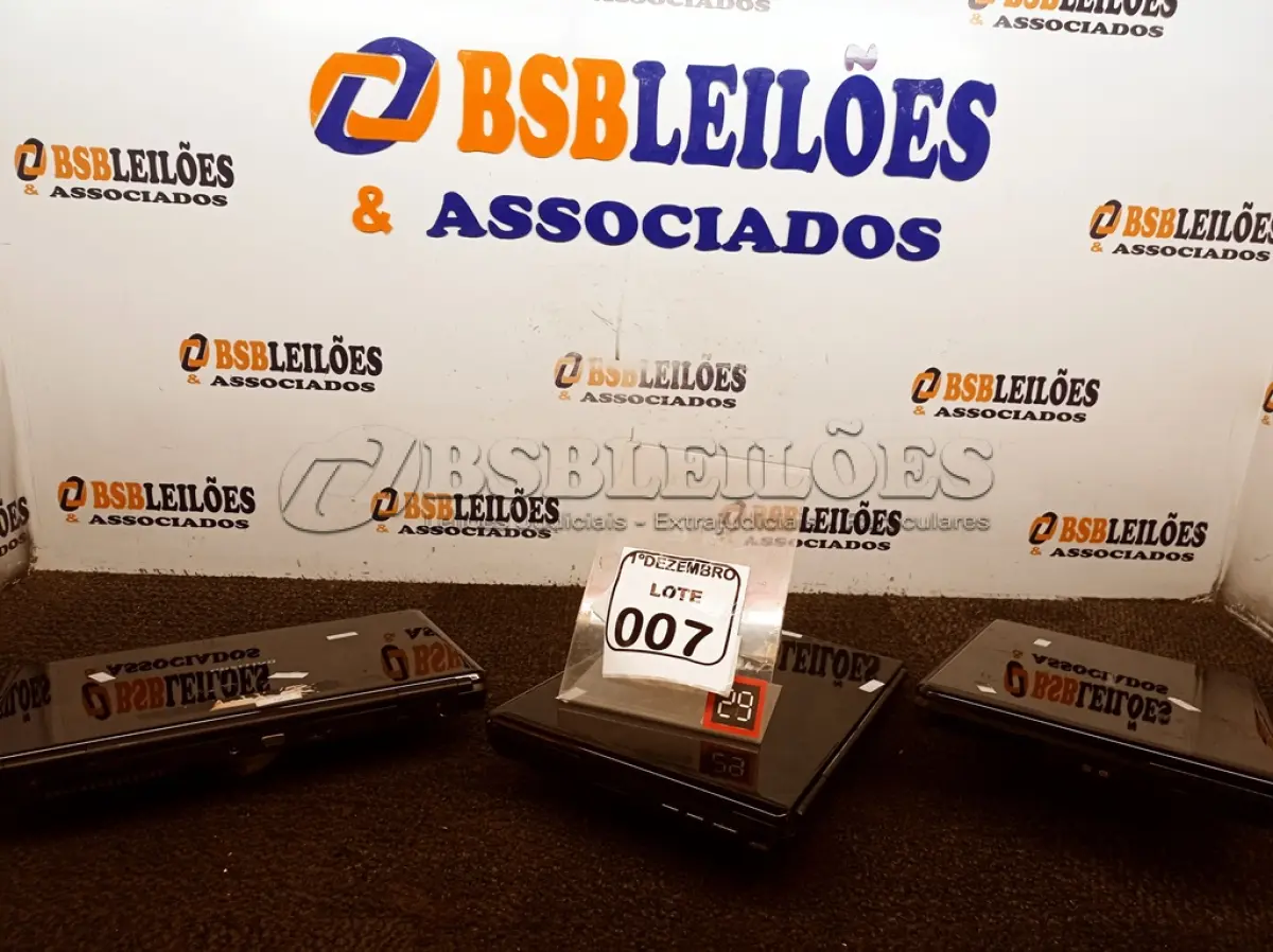 LOTE 007 - 03 NETBOOKS MARCA POSITIVO P/RETIRADA DE PEÇAS. (NO ESTADO) ATENÇÃO! FAZER A VISITAÇÃO ANTES DE ARREMATAR, NÃO SABEMOS SE FUNCIONA. LEILÃO NÃO TEM GARANTIA E NEM DEVOLUÇÃO, SUJEITO A POSSÍVEIS AVARIAS VISÍVEIS/OCULTAS E/OU AUSÊNCIA DE COMPONENTES.