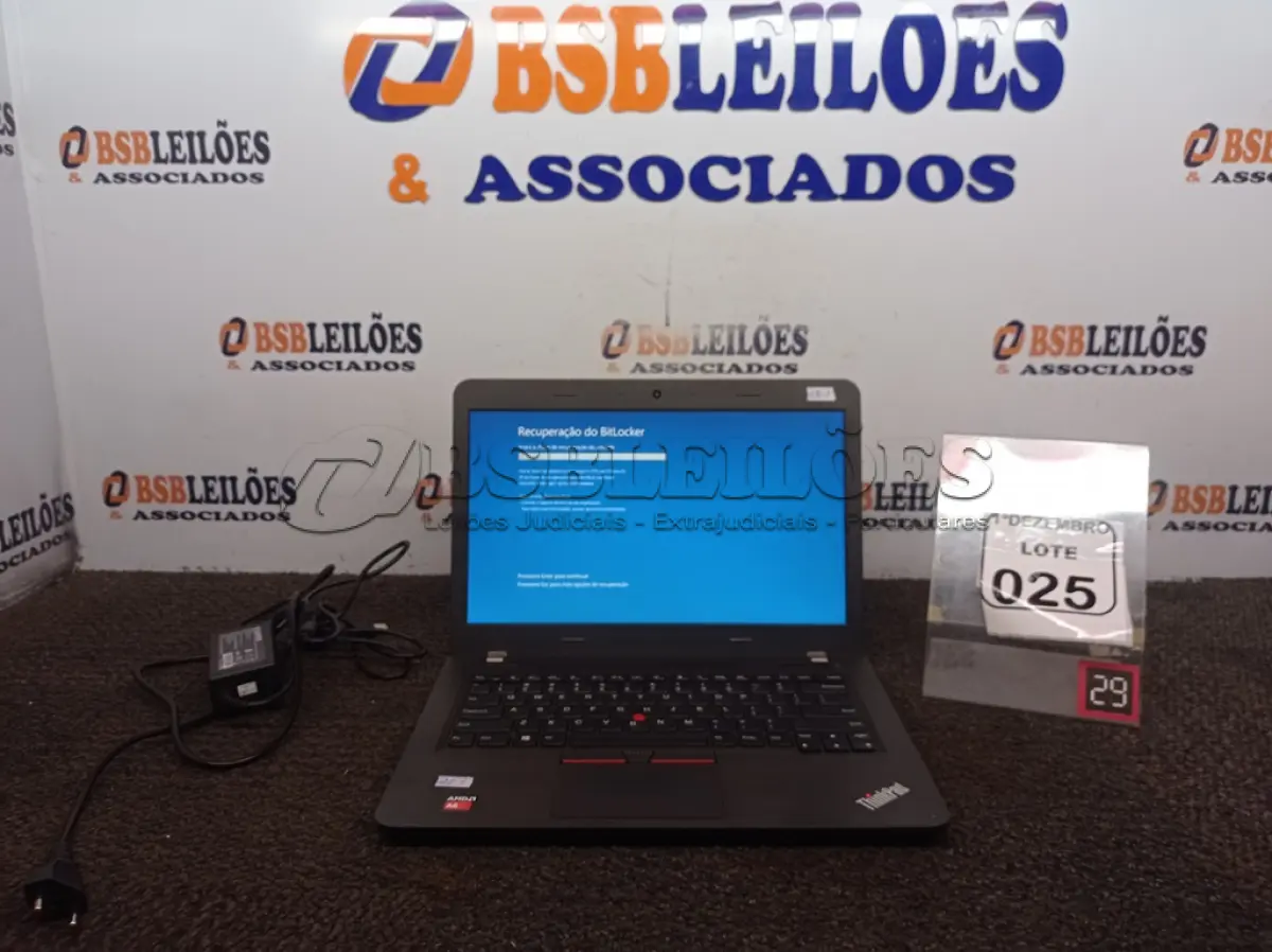 LOTE 025 - 01 NOTEBOOK MARCA LENOVO AMD A6-RADEON DDR 3 4 DE MEMÓRIA RAM HD DE 500 SEGURANDO A BATERIA E CARREGADOR ORIGINAL. (NO ESTADO) ATENÇÃO! FAZER A VISITAÇÃO ANTES DE ARREMATAR, NÃO SABEMOS SE FUNCIONA. LEILÃO NÃO TEM GARANTIA E NEM DEVOLUÇÃO, SUJEITO A POSSÍVEIS AVARIAS VISÍVEIS/OCULTAS E/OU AUSÊNCIA DE COMPONENTES.