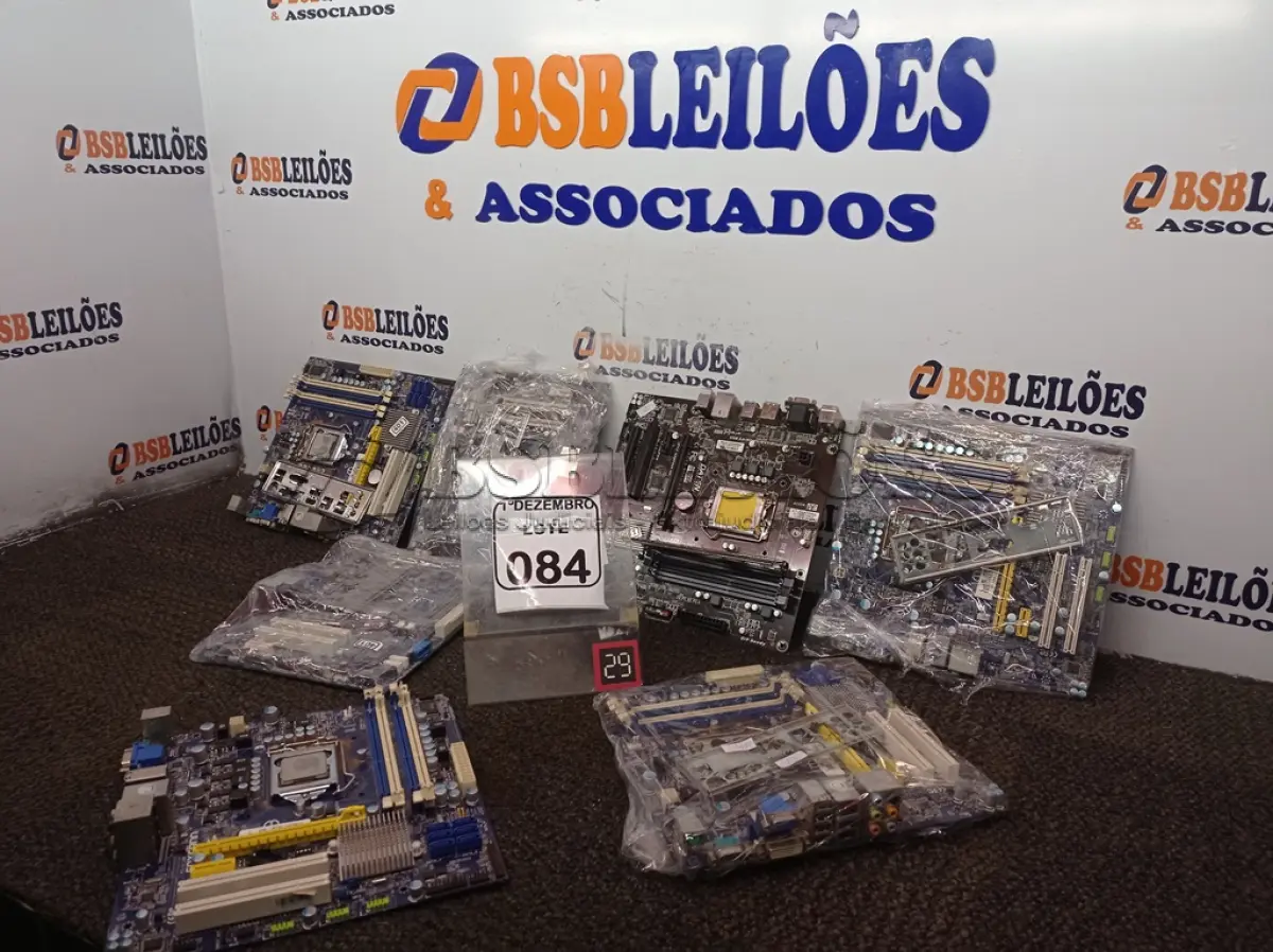 LOTE 084 - 07 PLACAS MÃES MARCAS E MODELOS DIVERSOS. (NO ESTADO) ATENÇÃO! FAZER A VISITAÇÃO ANTES DE ARREMATAR, NÃO SABEMOS SE FUNCIONA. LEILÃO NÃO TEM GARANTIA E NEM DEVOLUÇÃO, SUJEITO A POSSÍVEIS AVARIAS VISÍVEIS/OCULTAS E/OU AUSÊNCIA DE COMPONENTES.