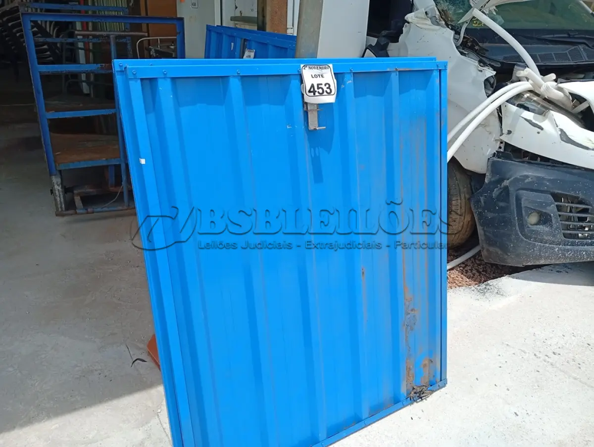 LOTE 453 - 02 PORTAS NA COR AZUL MEDINDO 1,00X16 COMPRIMENTO, 98 DE LARGURA.NA COR AZUL. (NO ESTADO) ATENÇÃO! FAZER A VISITAÇÃO ANTES DE ARREMATAR, NÃO SABEMOS SE FUNCIONA. LEILÃO NÃO TEM GARANTIA E NEM DEVOLUÇÃO, SUJEITO A POSSÍVEIS AVARIAS VISÍVEIS/OCULTAS E/OU AUSÊNCIA DE COMPONENTES.