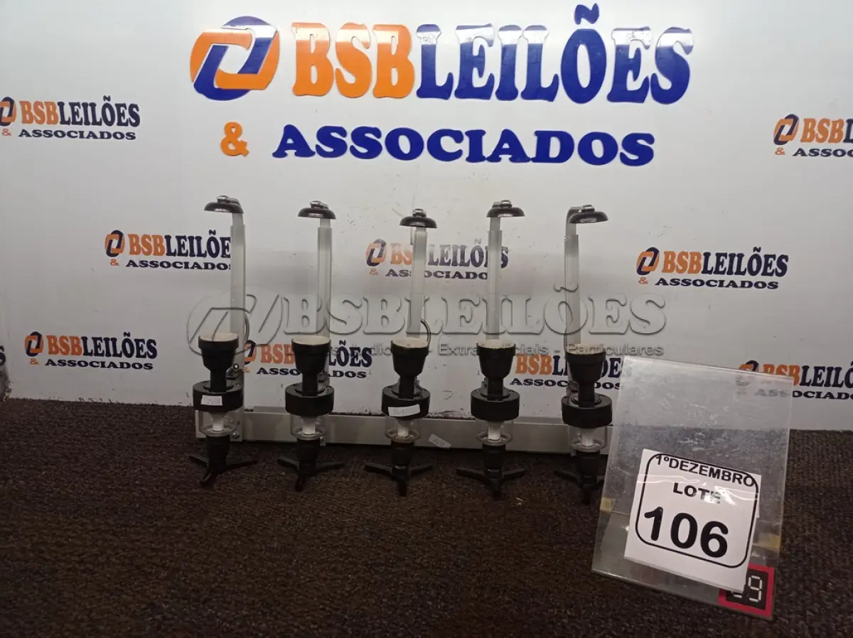 LOTE 106 - 05 DOSADORES DE BEBIDAS. (NO ESTADO) ATENÇÃO! FAZER A VISITAÇÃO ANTES DE ARREMATAR, NÃO SABEMOS SE FUNCIONA. LEILÃO NÃO TEM GARANTIA E NEM DEVOLUÇÃO, SUJEITO A POSSÍVEIS AVARIAS VISÍVEIS/OCULTAS E/OU AUSÊNCIA DE COMPONENTES.
