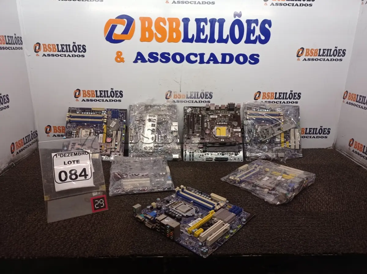 LOTE 084 - 07 PLACAS MÃES MARCAS E MODELOS DIVERSOS. (NO ESTADO) ATENÇÃO! FAZER A VISITAÇÃO ANTES DE ARREMATAR, NÃO SABEMOS SE FUNCIONA. LEILÃO NÃO TEM GARANTIA E NEM DEVOLUÇÃO, SUJEITO A POSSÍVEIS AVARIAS VISÍVEIS/OCULTAS E/OU AUSÊNCIA DE COMPONENTES.